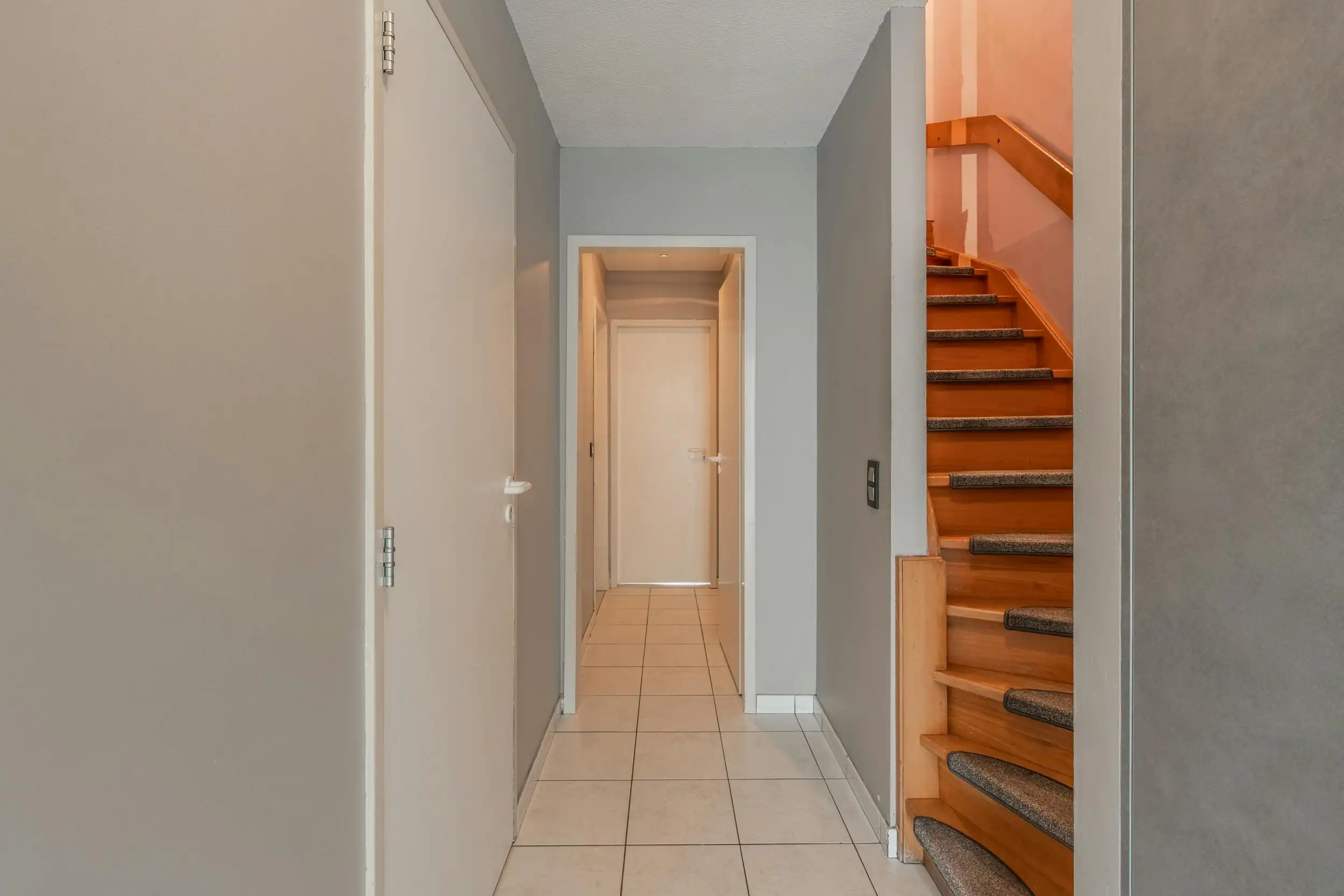 Instapklare rijwoning met zonnige tuin te Oostende foto 16