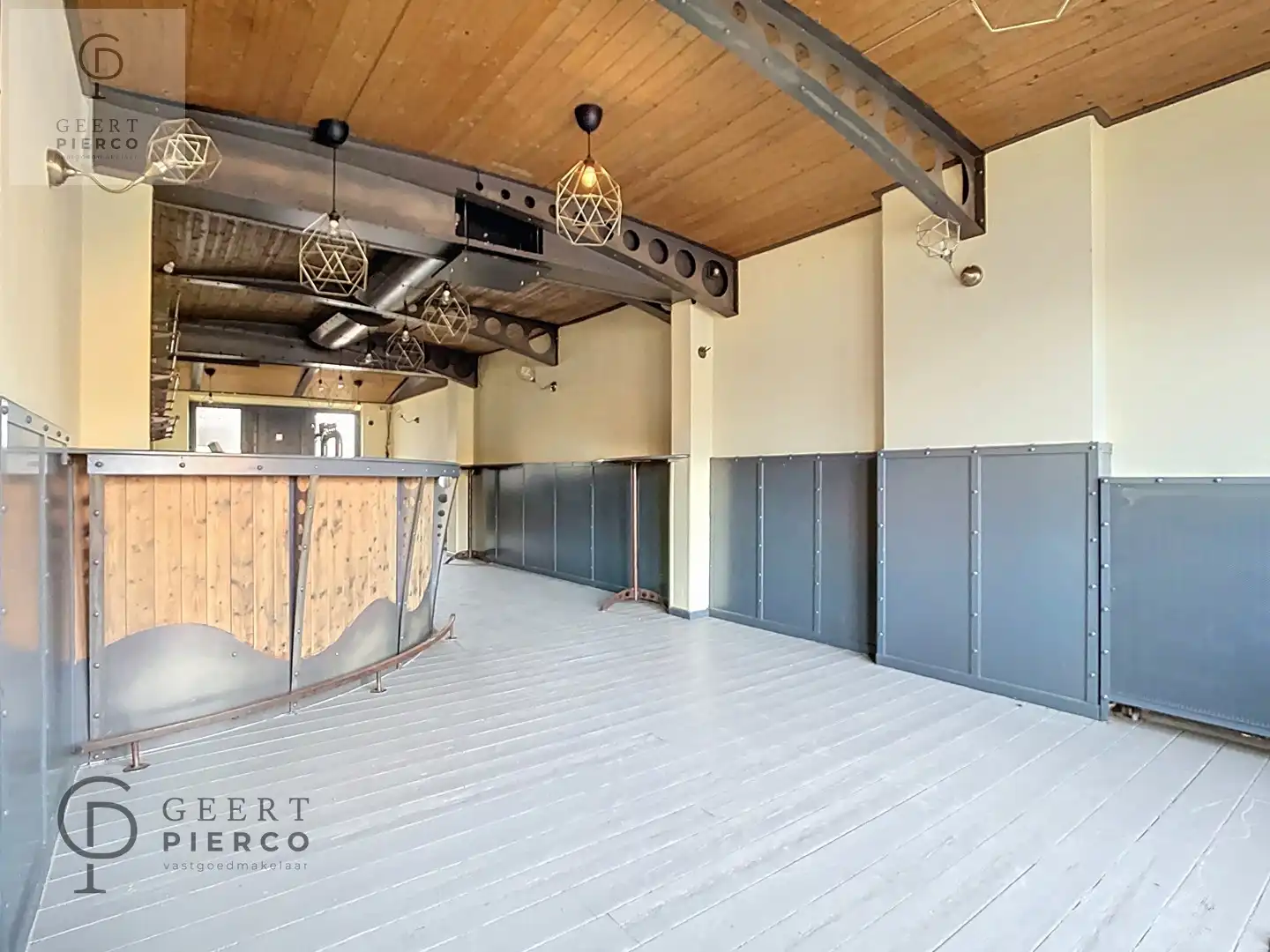 Handelspand  met woonst foto 3