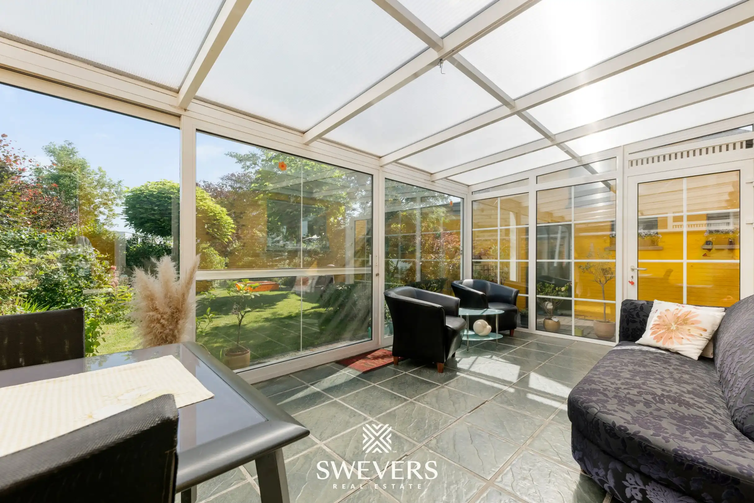 Instapklare halfopen bebouwing met 4 slaapkamers en een aangename tuin op topligging in Hasselt foto 19