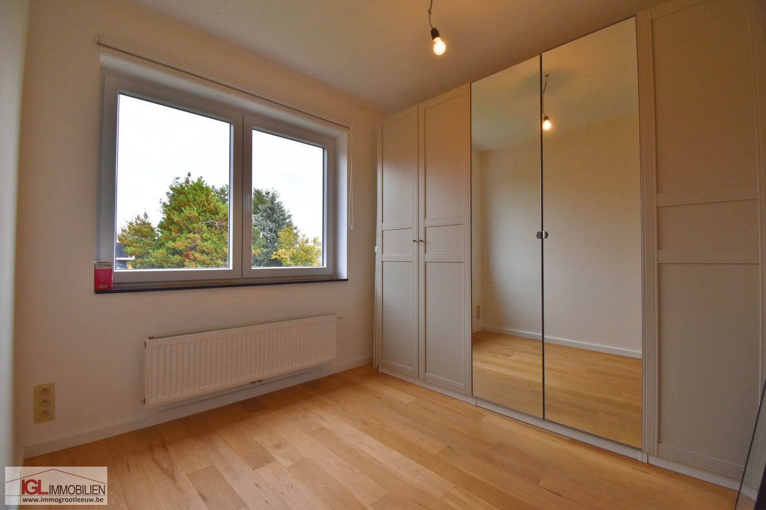 Smaakvol gerenoveerde woning met 3 slaapkamers, tuin en garage foto 12