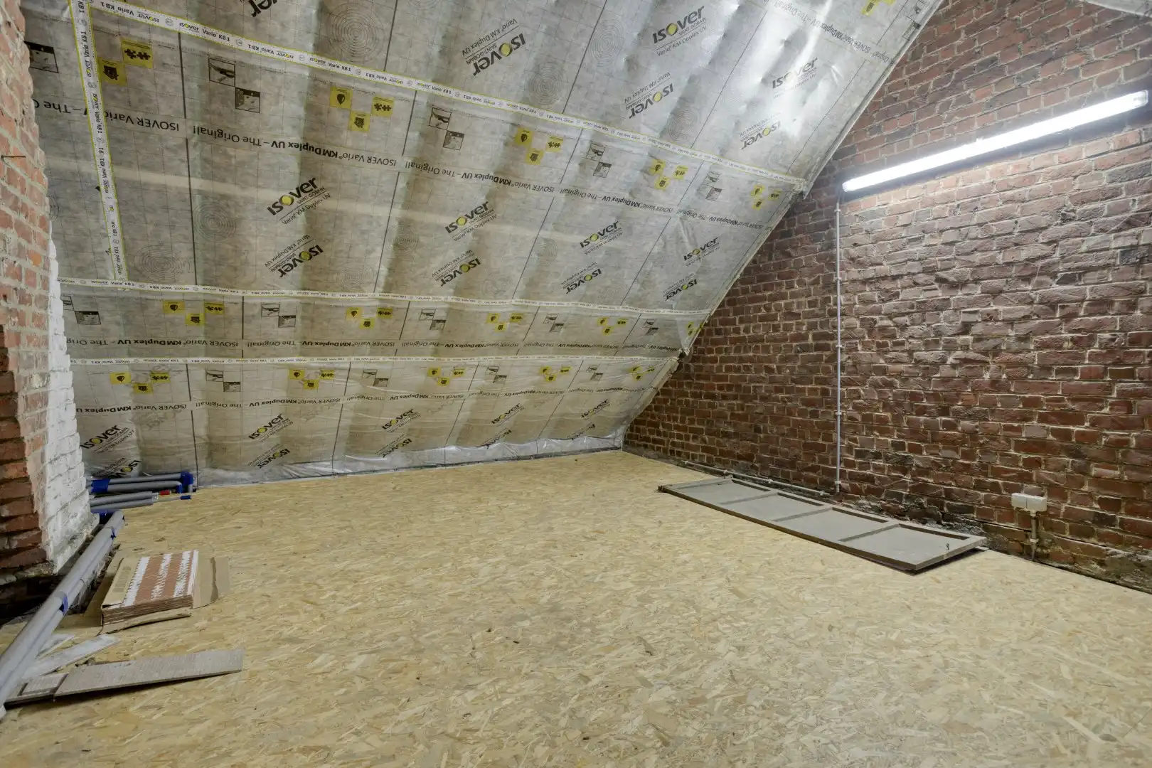 Verzorgde woning met diepe tuin, carport en uitweg achteraan! foto 16