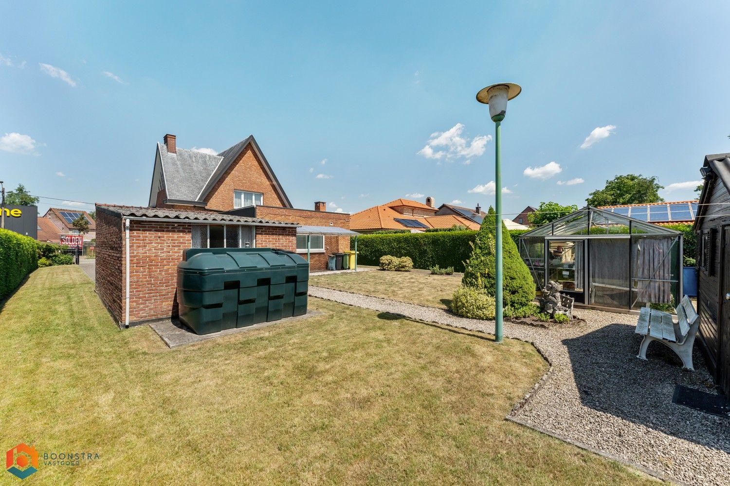 Te renoveren woning met 2 slpkrs foto 16
