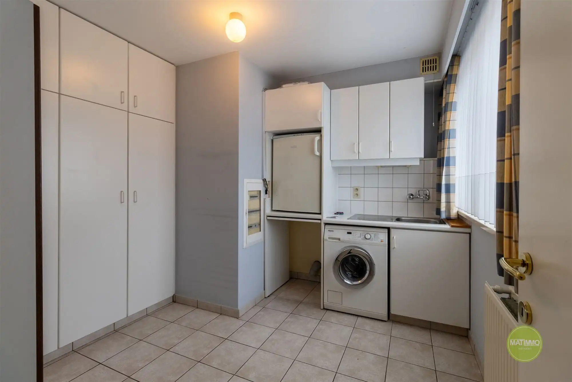 Ruim tweeslaapkamer appartement met terras en garage in Mol  foto 17