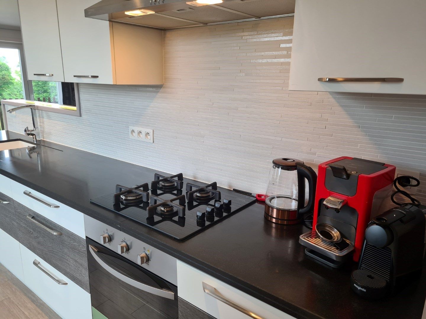 Te koop: Luxueus gerenoveerd duplex appartement met private tuin nabij zee foto 7