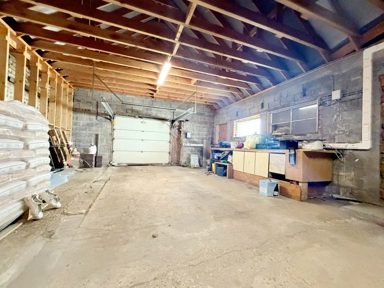 Instapklare woning met  ruime garage en landelijk uitzicht in Vladslo foto 15