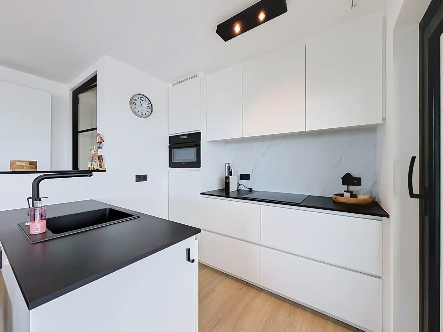 Ruim hoekappartement met met frontaal zeezicht te Nieuwpoort-Bad foto 6