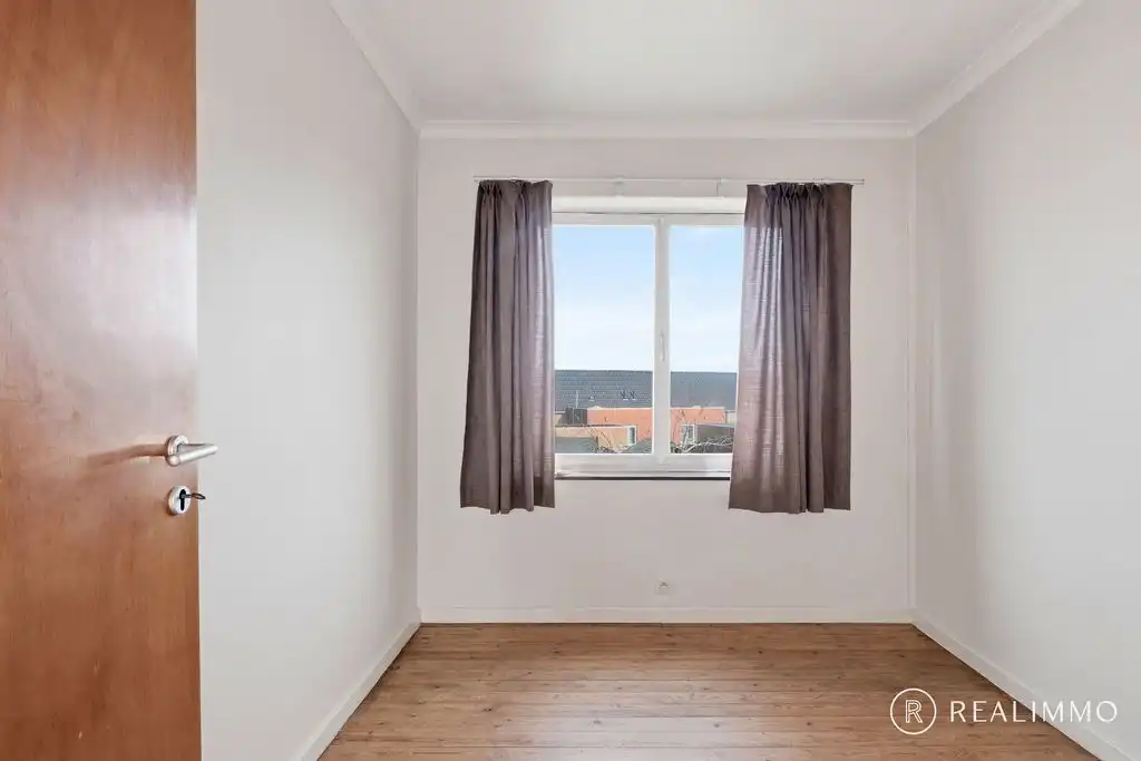 Ruime gezinswoning te Harelbeke foto 12