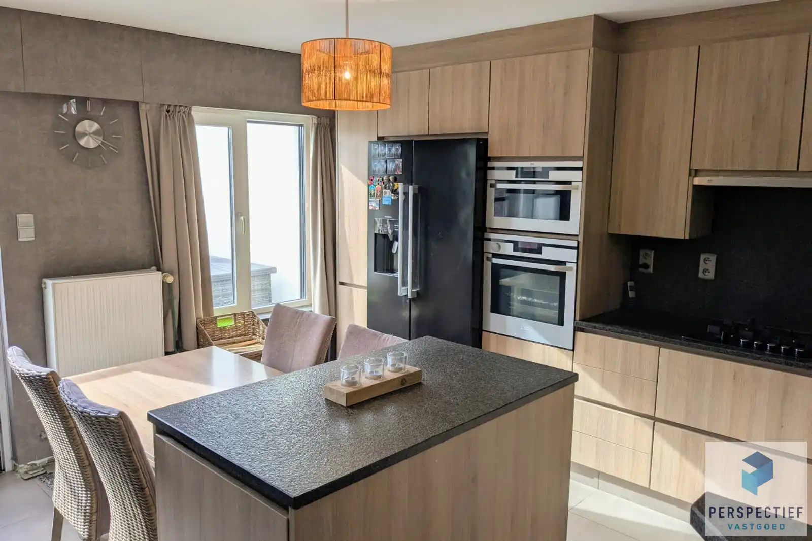 BEZOEKMOMENT ZATERDAG 25/04 VAN 14U TOT 16U | Ruime, instapklare woning met 4 slaapkamers, garage en magazijn op 970 m² foto 7