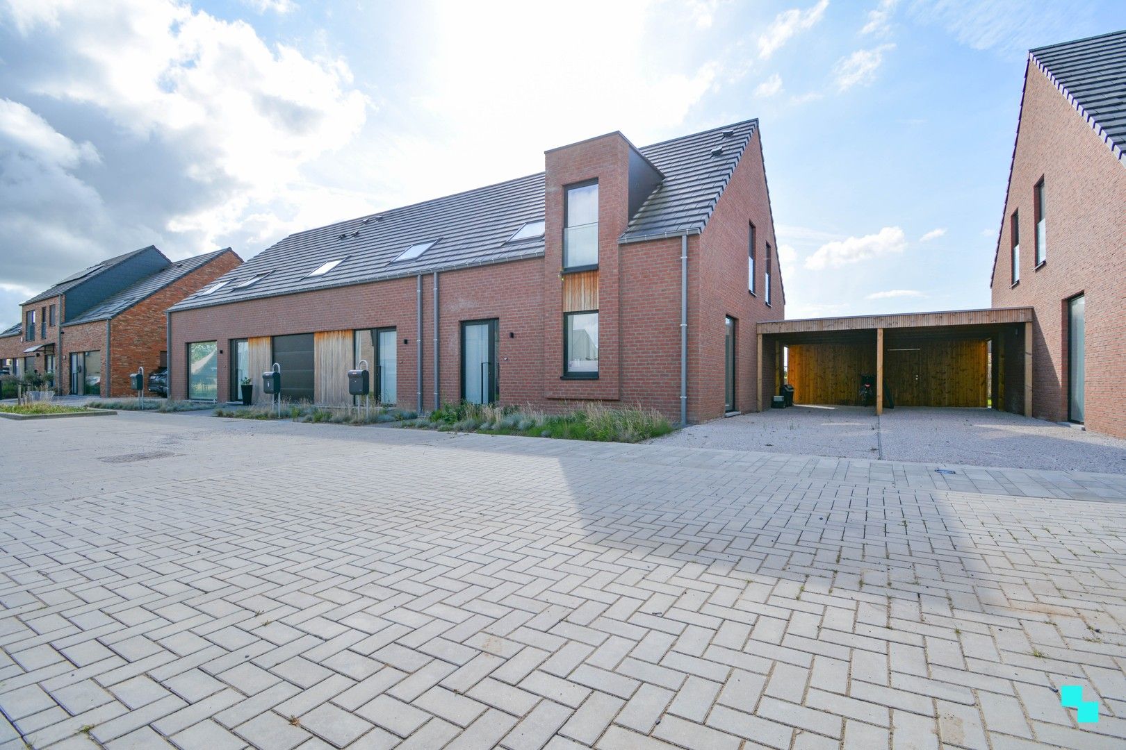 Aantrekkelijke, halfopen nieuwbouwwoning te Roeselare foto 27