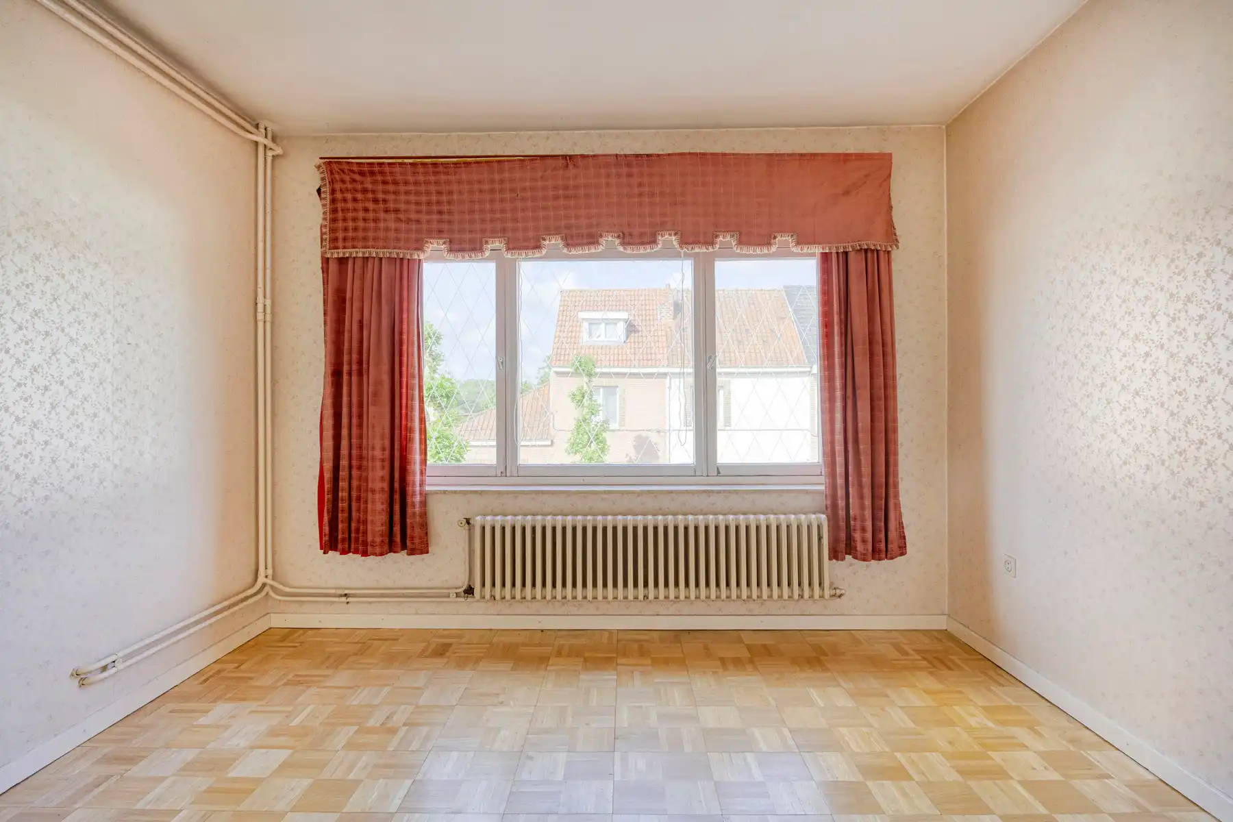 Goed gelegen woning met 3 slaapkamers, garage en tuin foto 17