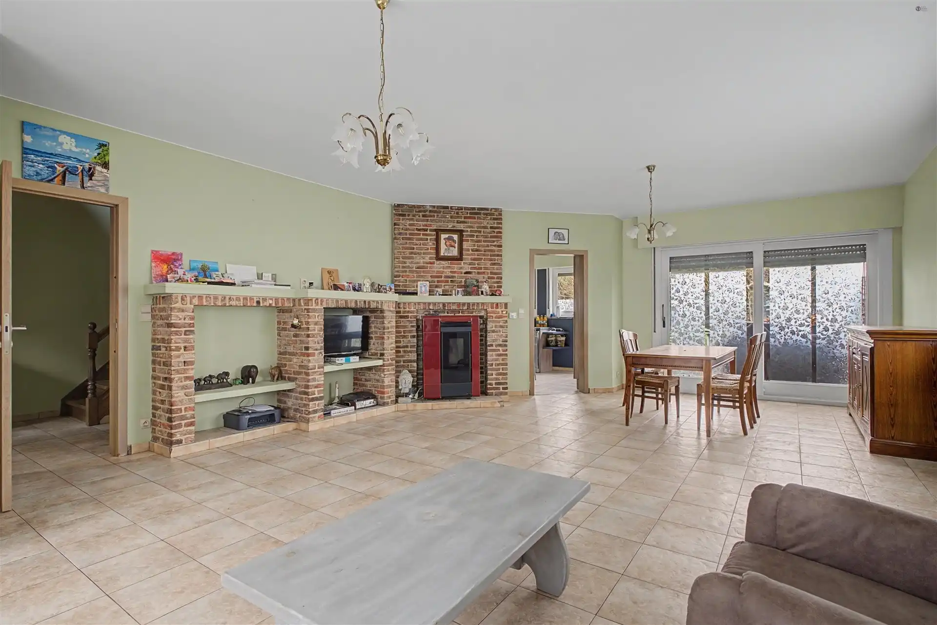 Half open bebouwing met een uitstekende basis foto 5