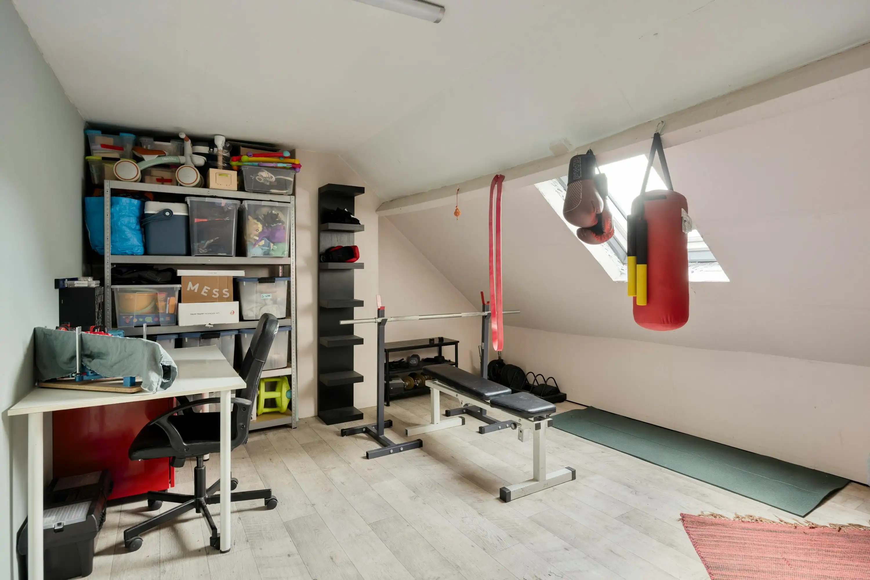 Huis met 4 slaapkamers en stadskoer te Deurne! foto 15