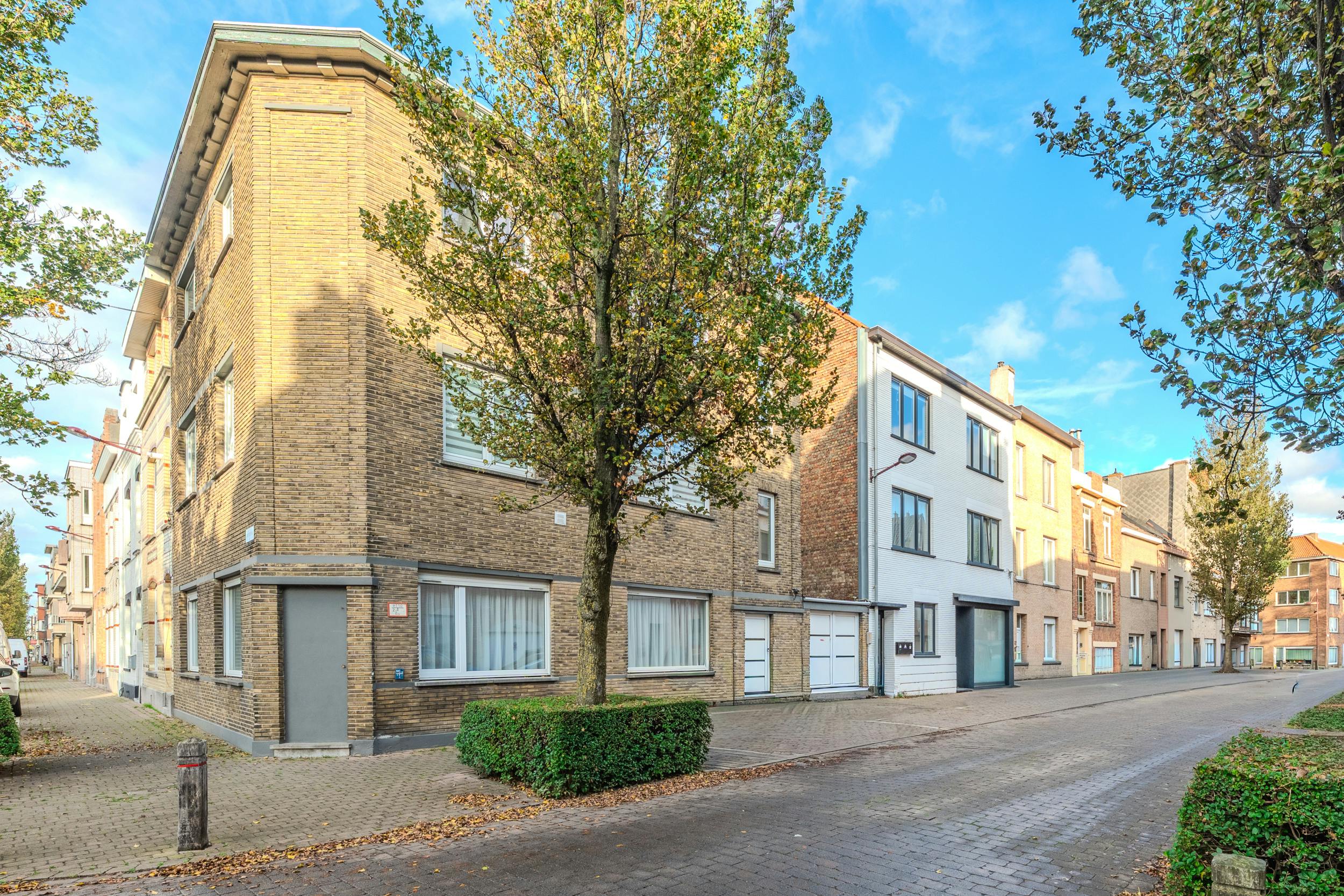 Opbrengsteigendom te koop met 3 vergunde entiteiten foto 24