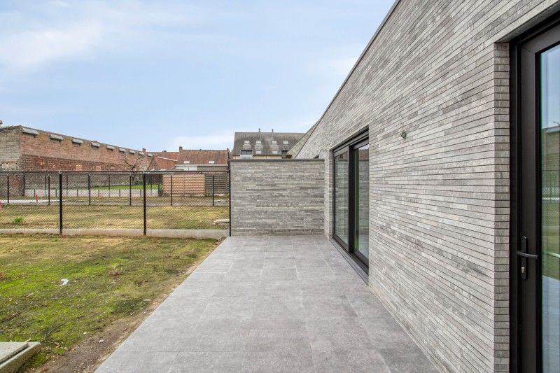 Prachtige, verrassend ruime nieuwbouwwoning met 3 slaapkamers én inpandige garage te koop in Dentergem! foto 21