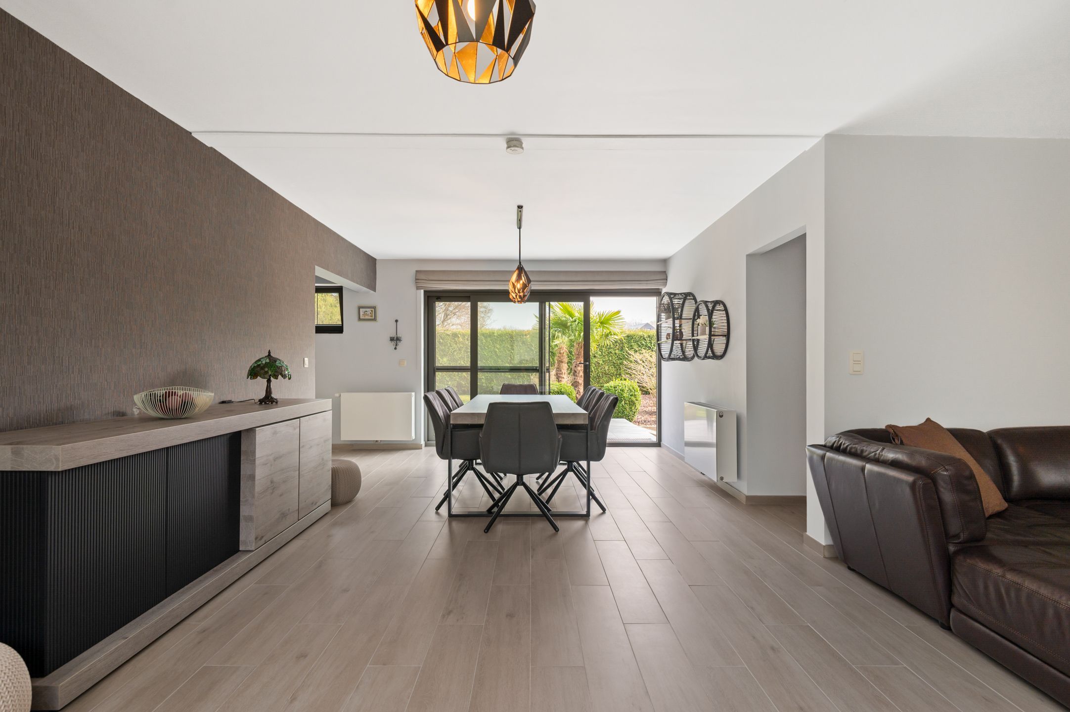Unieke laagbouwvilla met polyvalente ruimte op ruim perceel in Brasschaat! foto 10