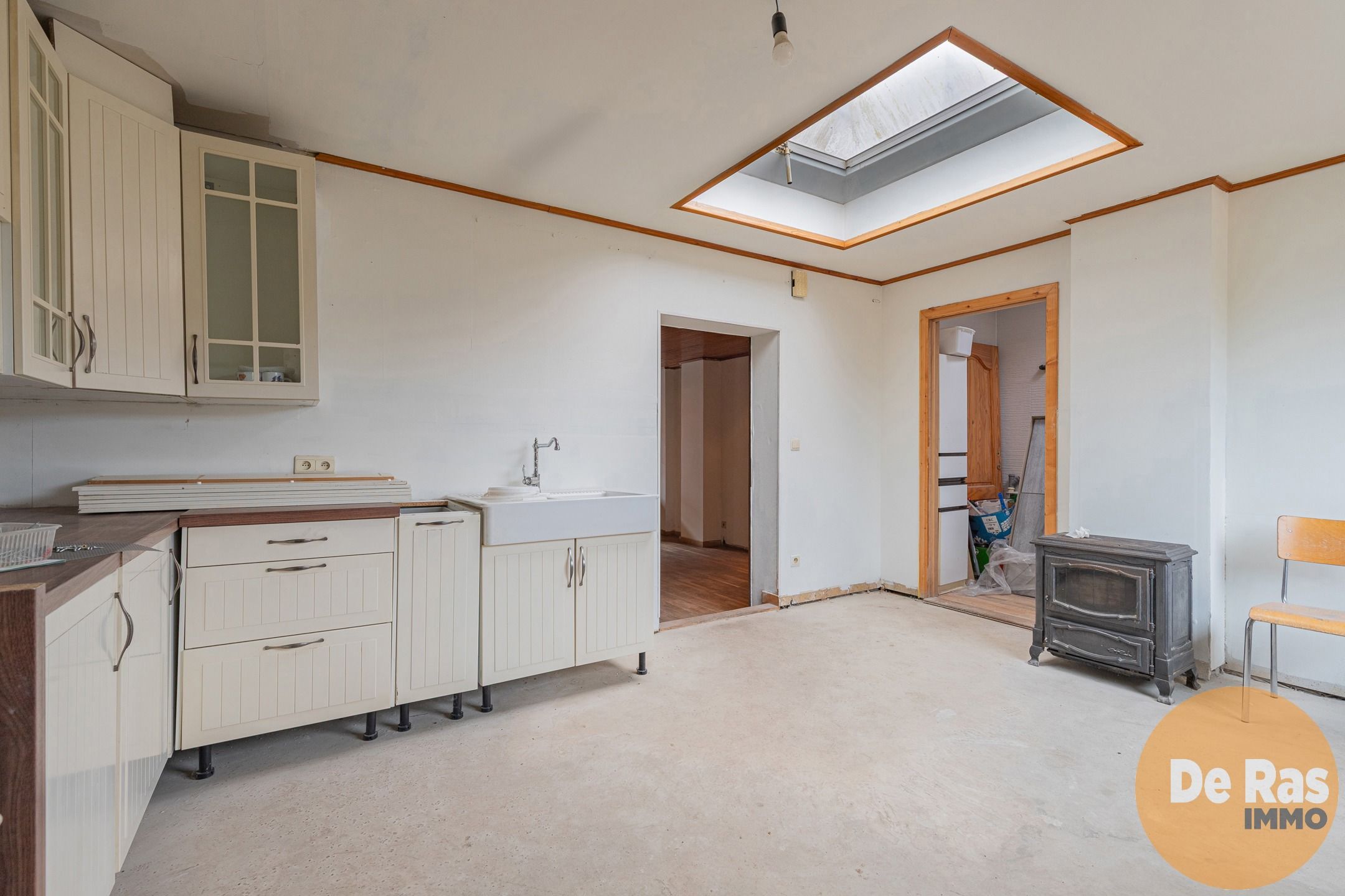 HAALTERT - Verder af te werken woning met 3 slpk en tuin! foto 9