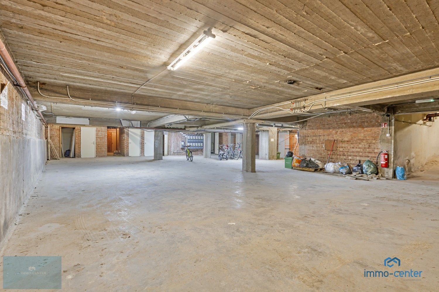 Instapklaar 2-slaapkamer appartement met vernieuwde keuken en badkamer in het hart van Genk foto 19