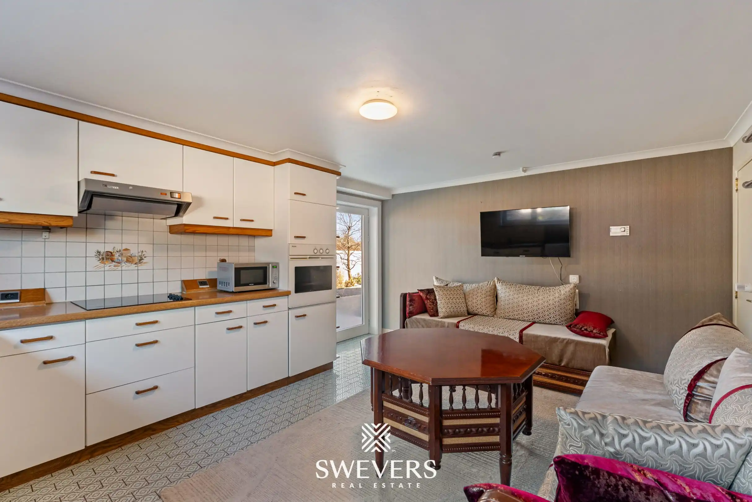 Karaktervolle gezinswoning met veel potentieel op 11a 74ca te Jesseren. foto 18