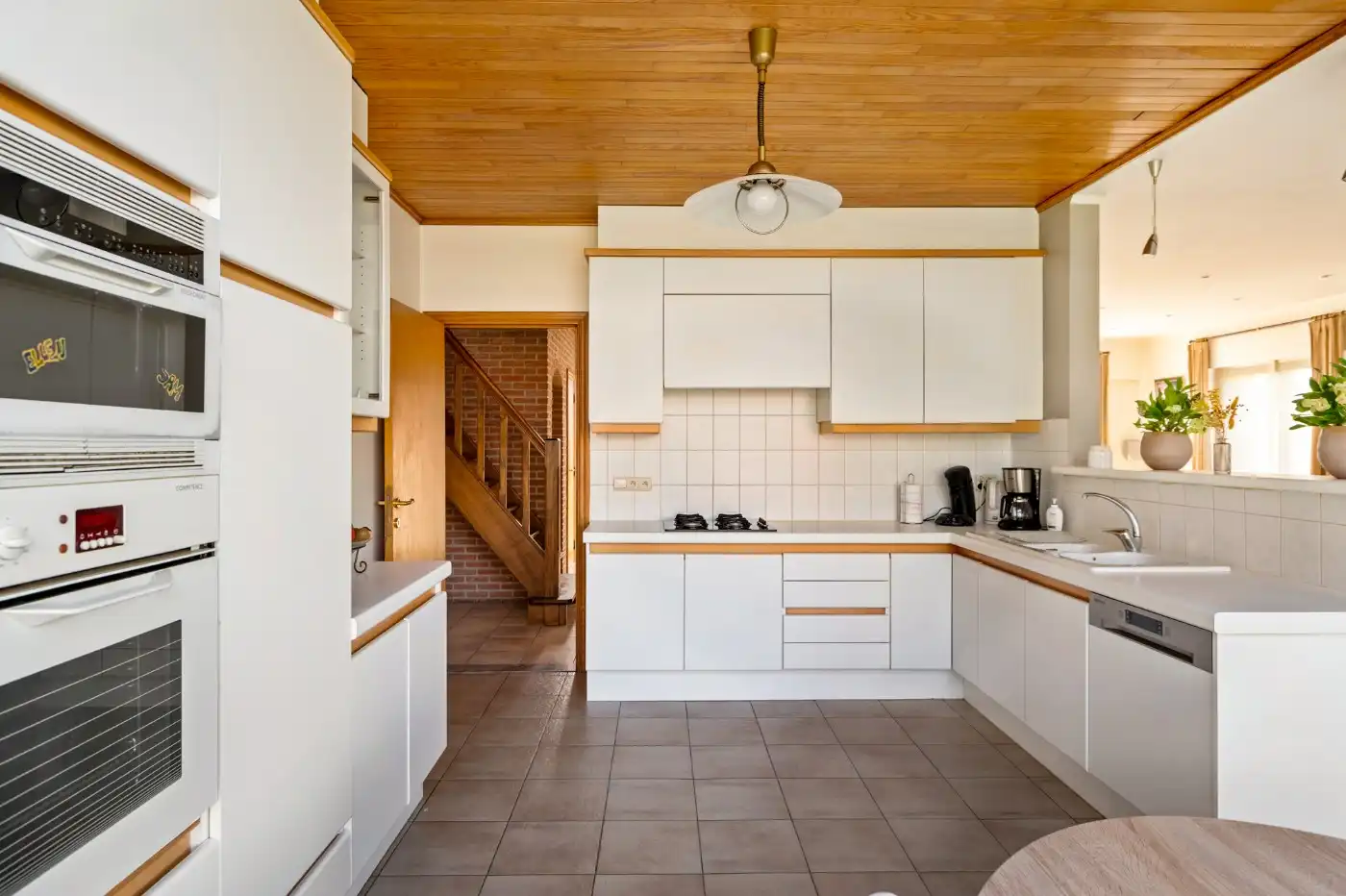 Instapklare, vrijstaande woning met 4 slpk., garage en grote tuin foto 9