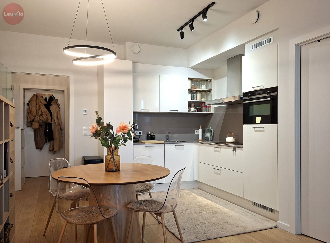 Nieuwbouw luxe appartment met autotaanplaats en fietsenberging foto 5