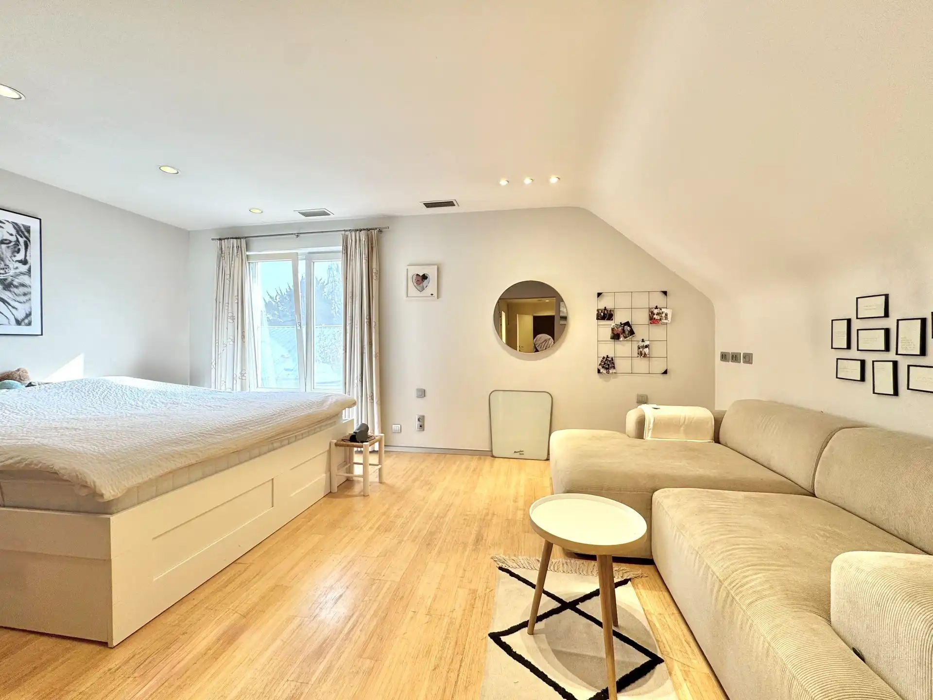 RUIME TIJDLOZE VILLA MET ZWEMBAD foto 41