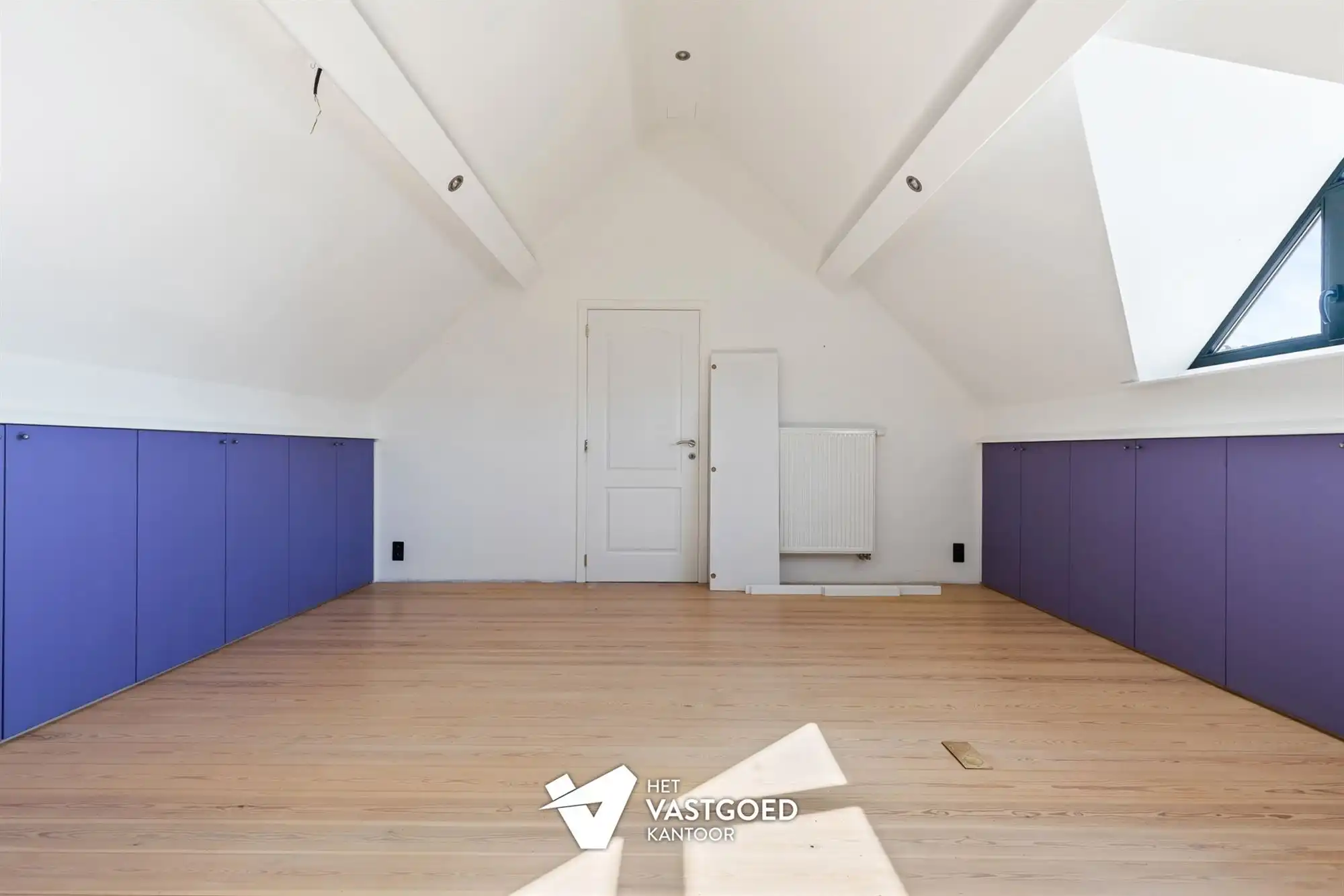 ZEER RUIME WONING MET TAL VAN MOGELIJKHEDEN OP BREED PERCEEL VAN 15 ARE TE KOERSEL foto 25