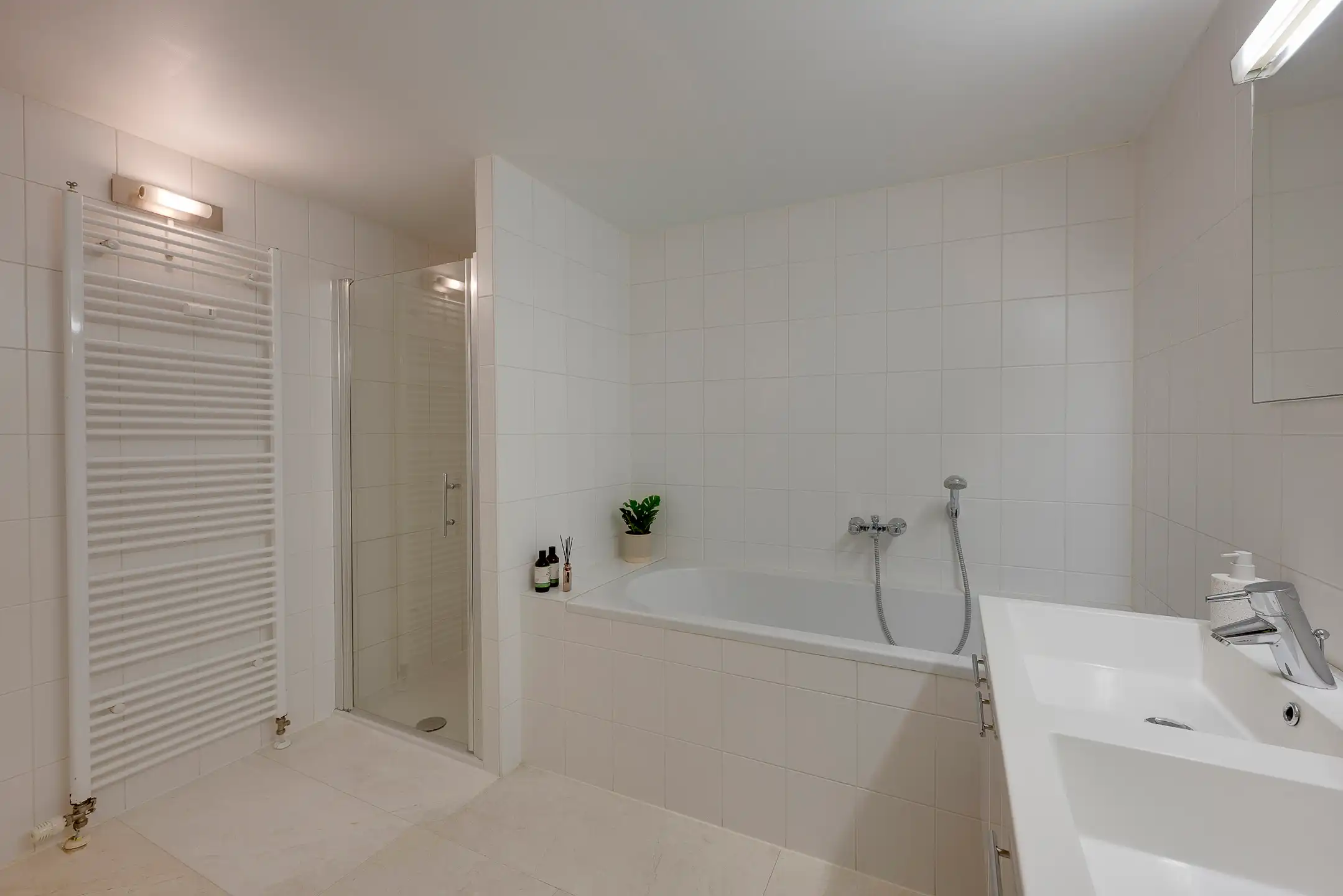 Stijlvol app. met stadstuin op toplocatie foto 11