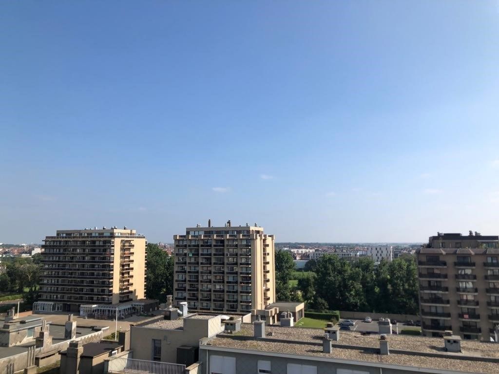 Exclusief luxe   3 slpk.  appartement met frontaal zeezicht en centraal op Zeedijk .    3  terrassen !  Direct aan het strand op topligging! foto 26