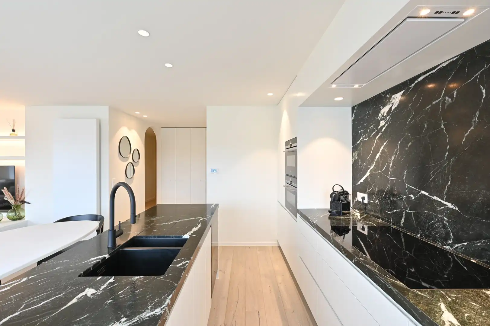 Gerenoveerd hoekappartement, heel rustig gelegen te Knokke,  genietend van een uitgestrekt zicht op het Zegemeer. foto 9