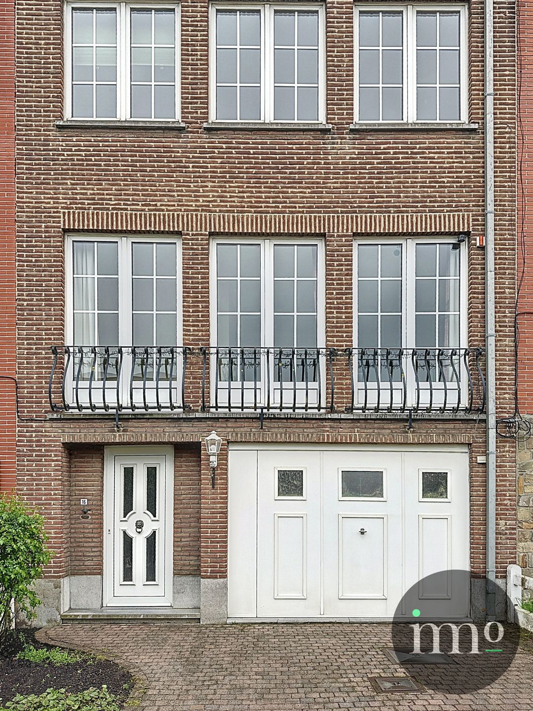 Bel-étagewoning, deels gerenoveerd maar wel instapklaar voor wie geleidelijkaan kleine werken wenst uit te voeren foto 2