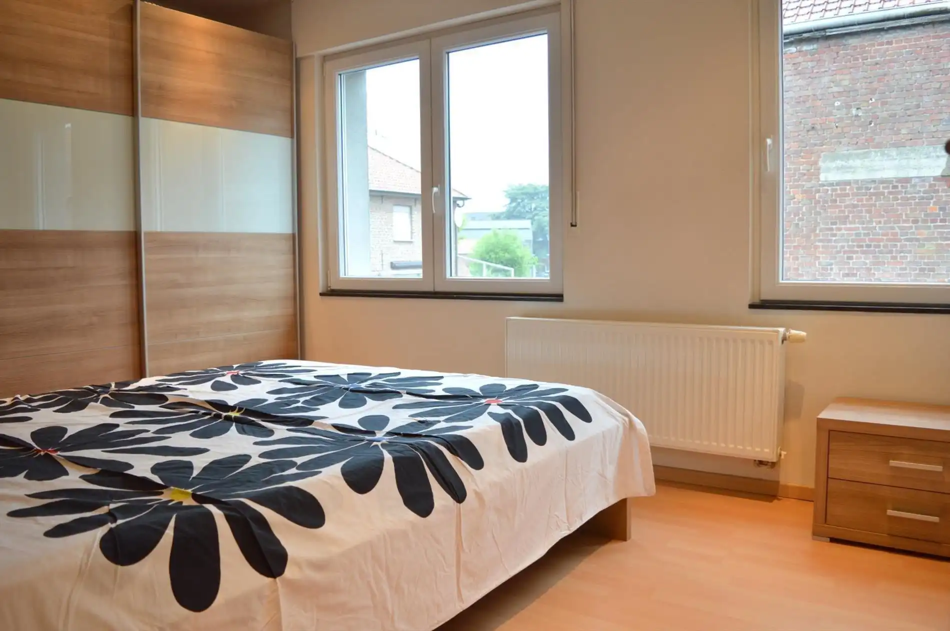 Volledig instapklare gezinswoning met ruime garage foto 10