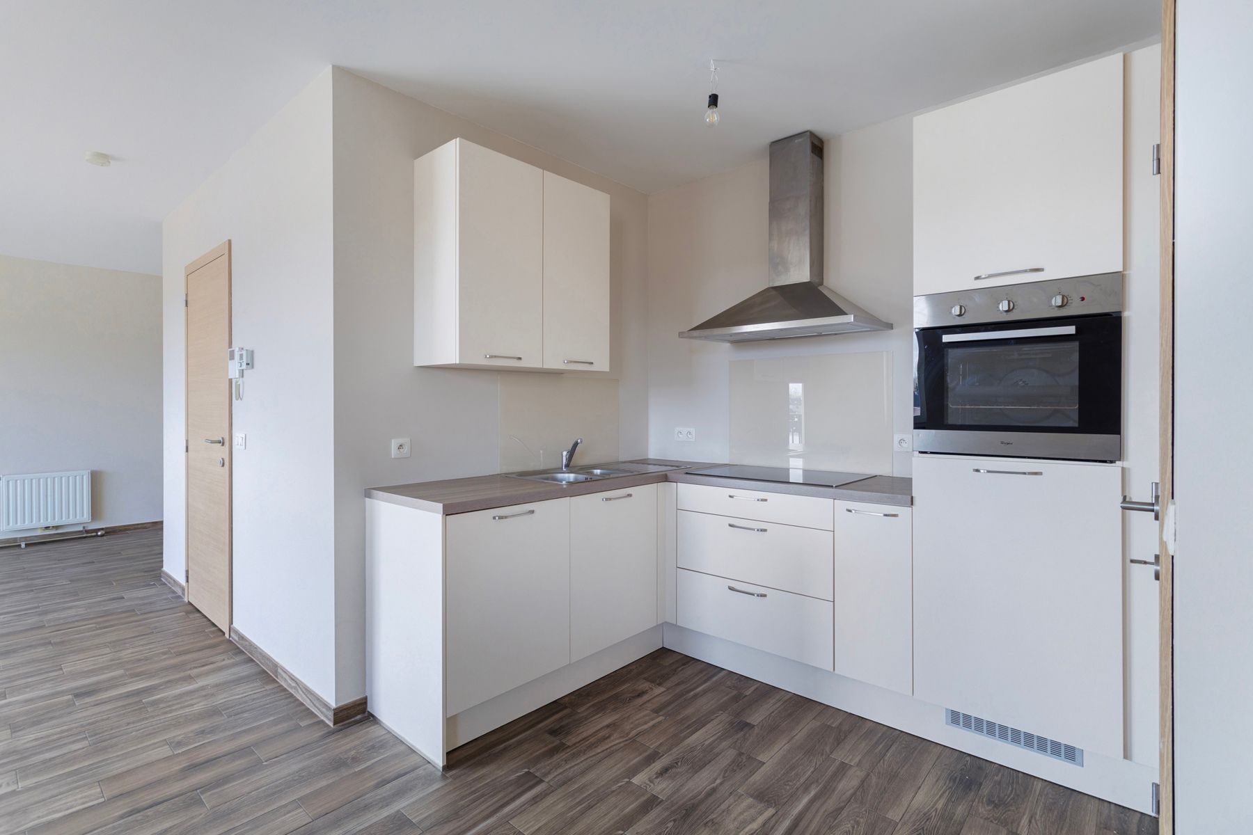 Appartement met 2 kamers, zonnig terras, kelder & parking! foto 7