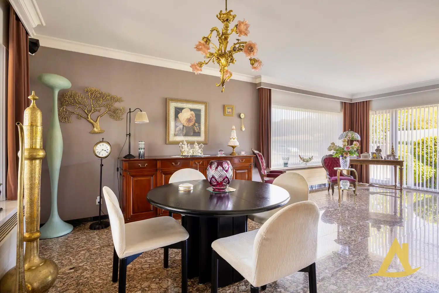 EXCLUSIEVE VILLA MET PARKTUIN EN ZWEMVIJVER OP EEN PERCEEL VAN 1HA 5A 16CA! foto 16