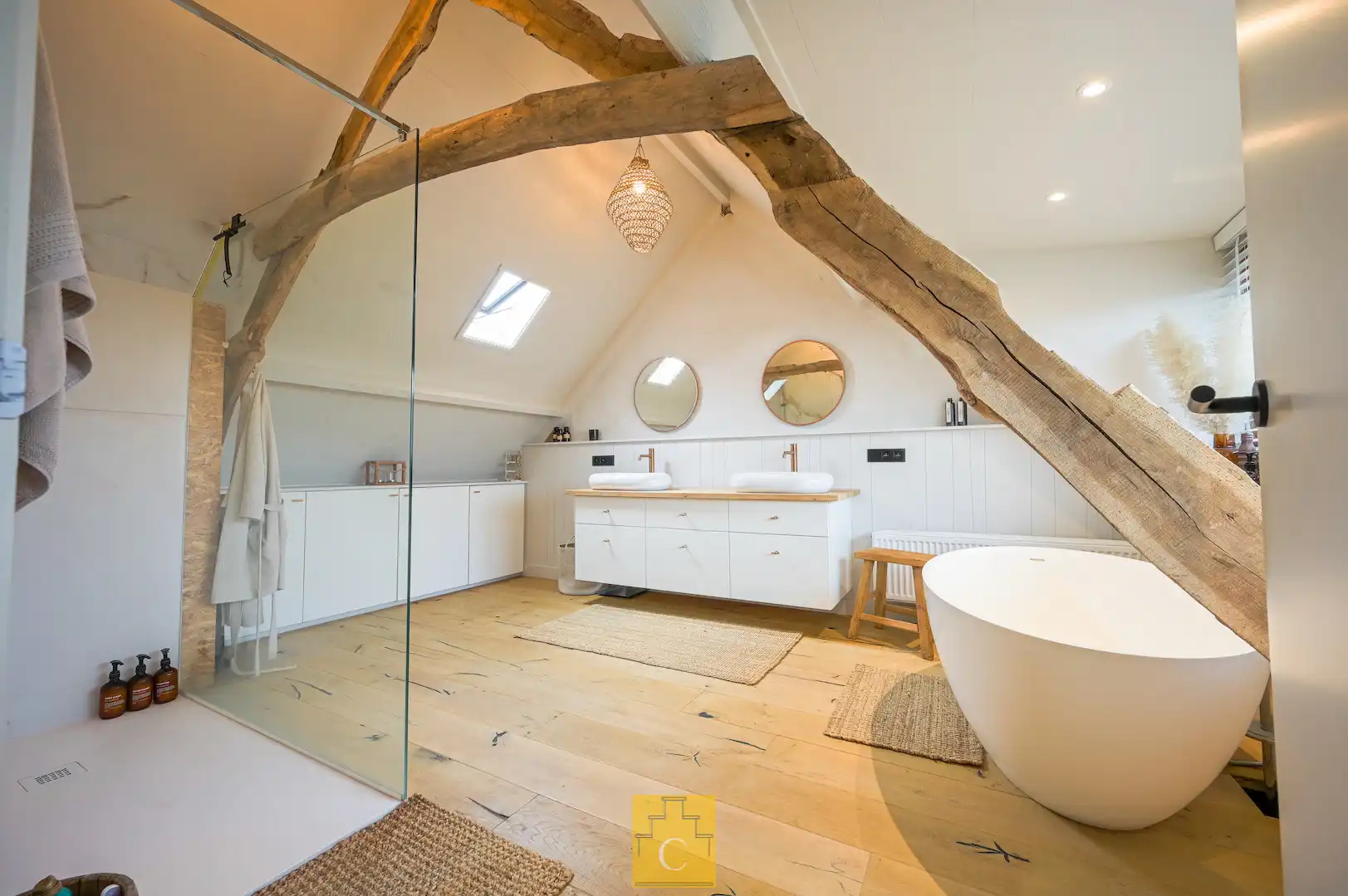 knap gerenoveerde gezinswoning, landelijke stijl met eigentijdse toets, met zonnige tuin en parking foto 23