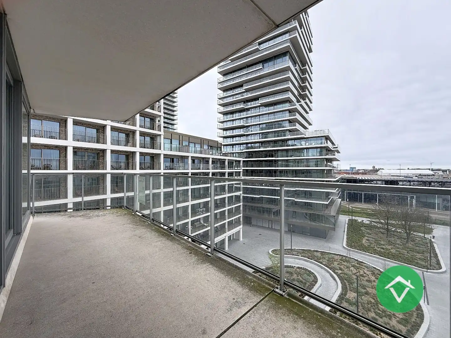 Appartement met 2 slaapkamers en ruim terras te Oostende foto 12