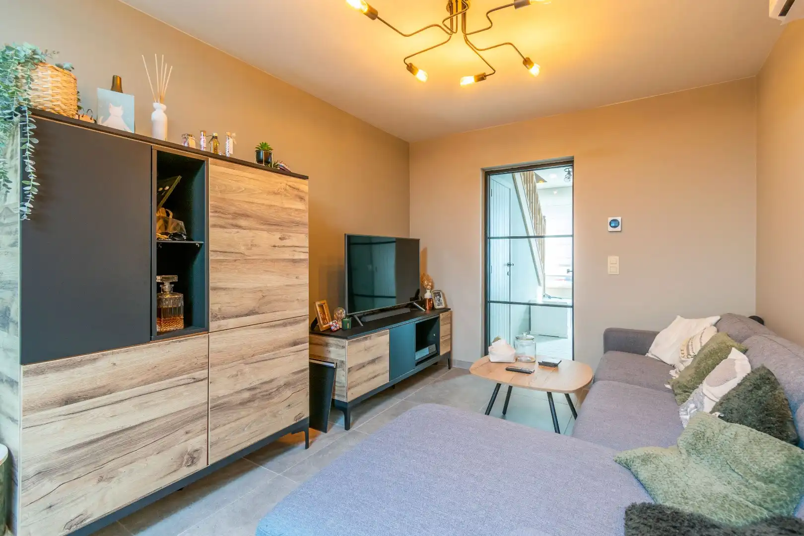 GERENOVEERDE WONING MET 2 SLP + BUREAU & TUIN! foto 5