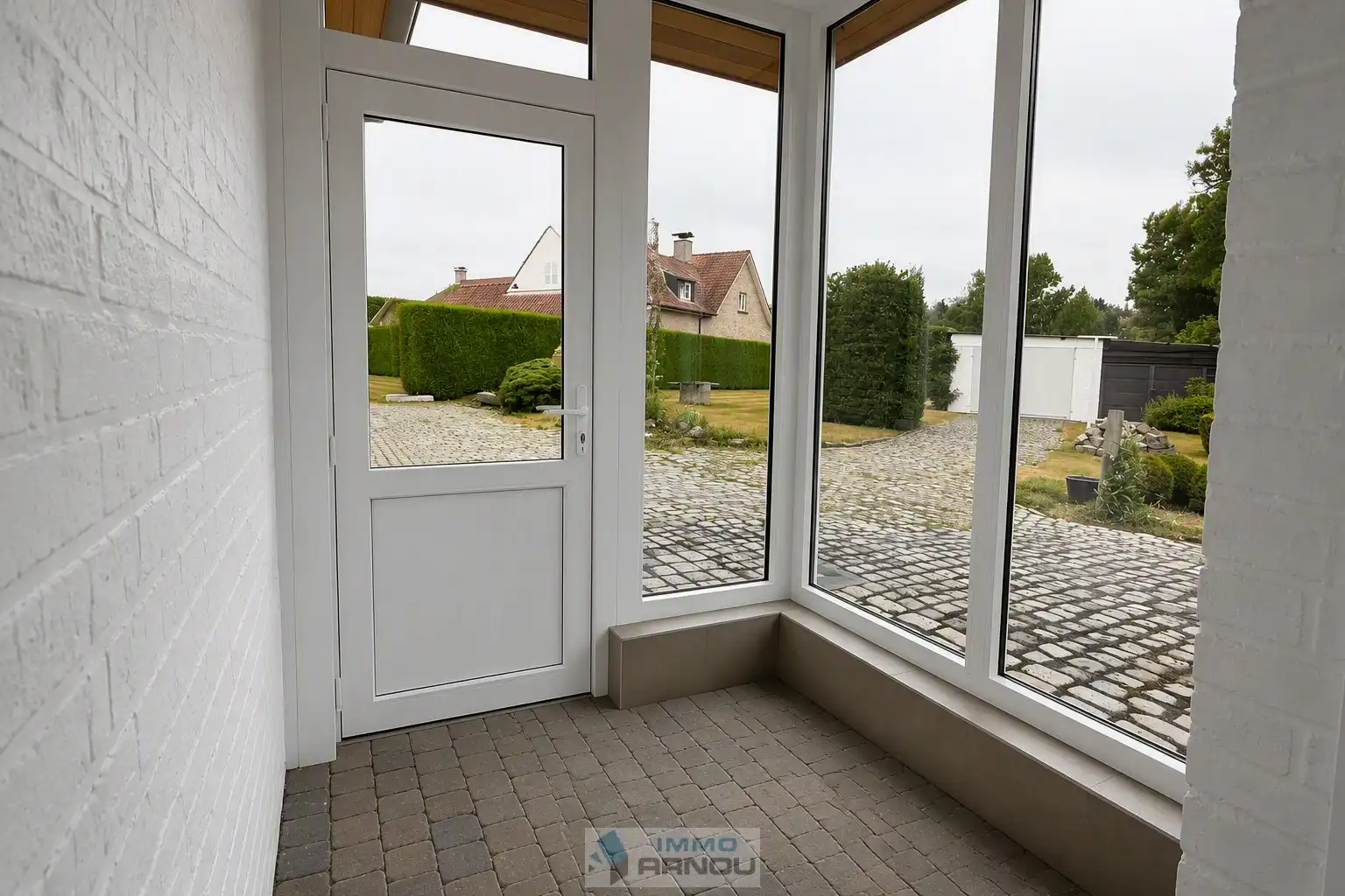 Gerenoveerde gezinswoning met grote tuin foto 19