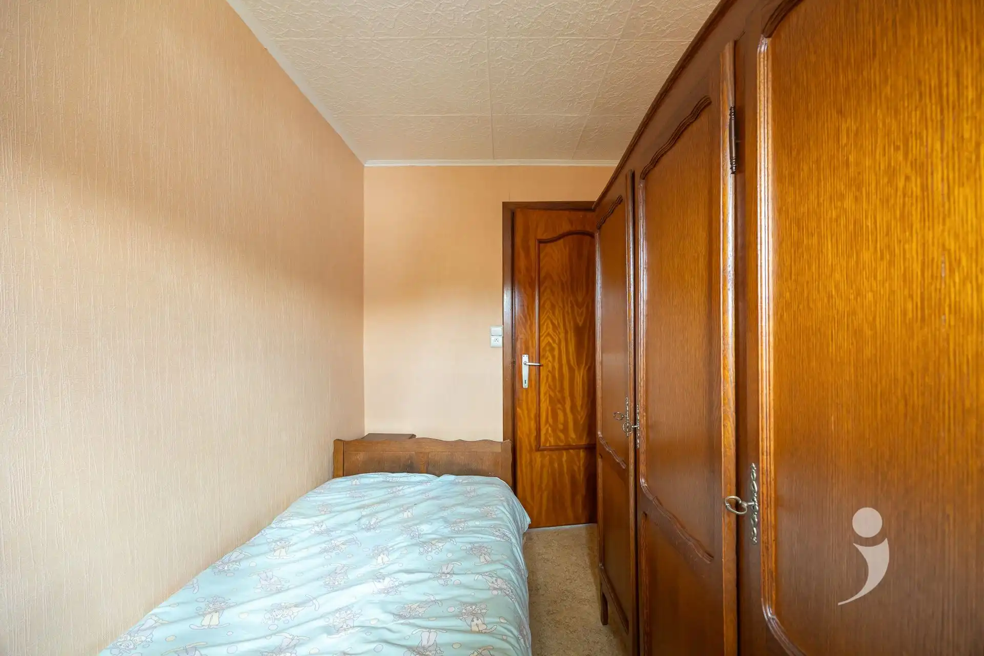 Te renoveren woning met vier slaapkamers!  foto 17