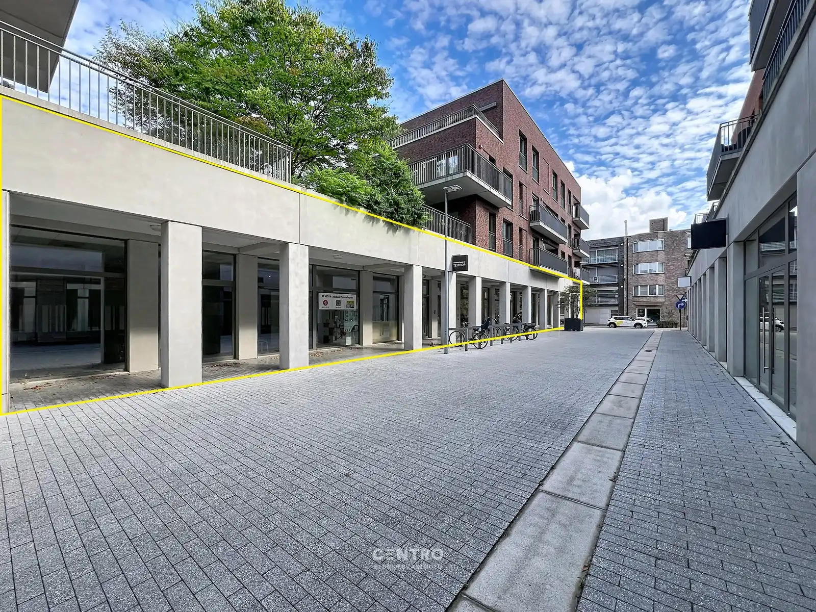 Modern kantoor (± 825 m²)  met 20 ondergrondse  parkeerplaatsen op een rustige, vlot bereikbare locatie te Roeselare (Noordhof), ideaal voor vrije beroepen en zelfstandigen. foto 2