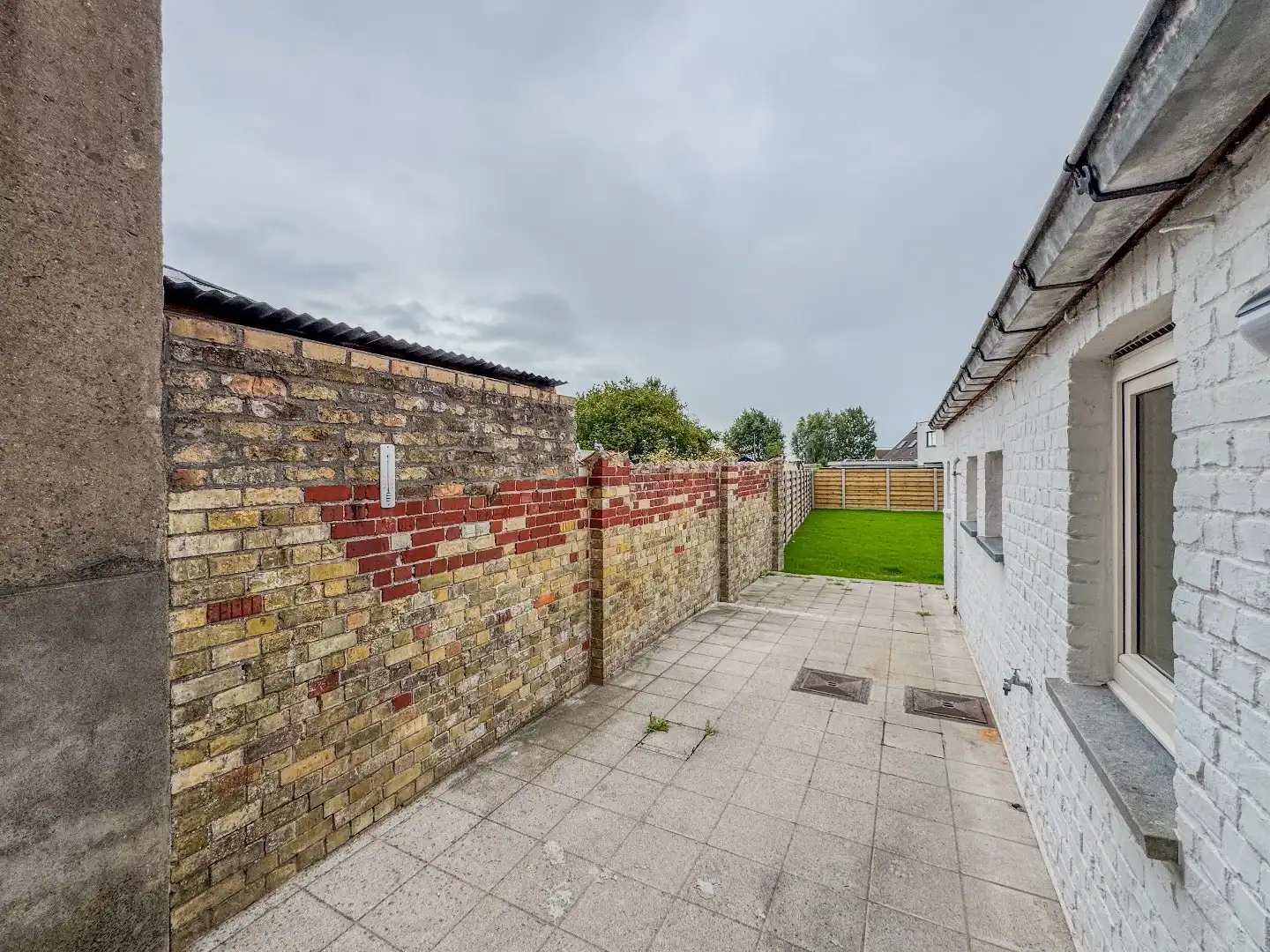 Gezellige woning met 2 slaapkamers, dressing en tuin. foto 22