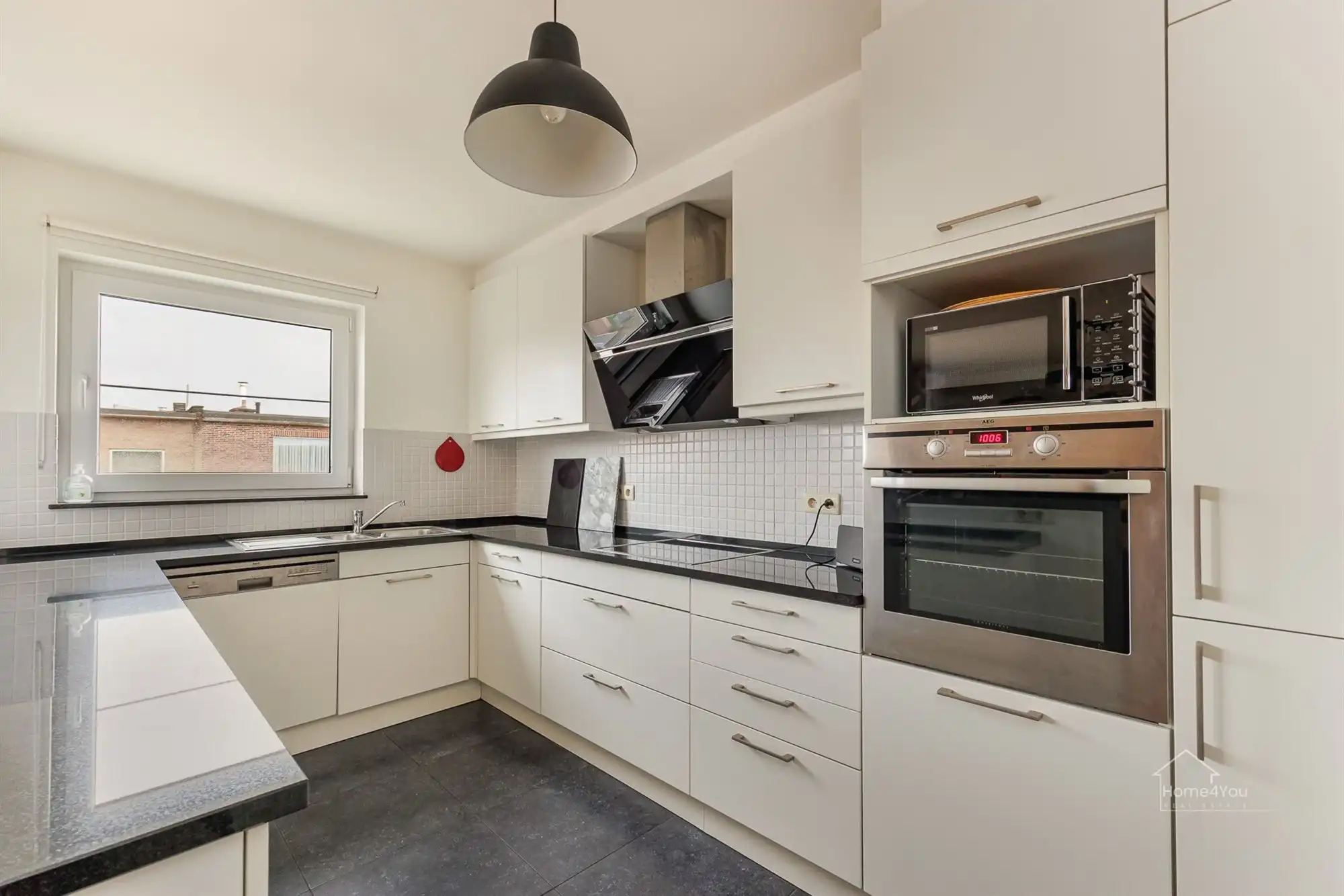 Ruim instapklaar appartement met garagebox foto 5