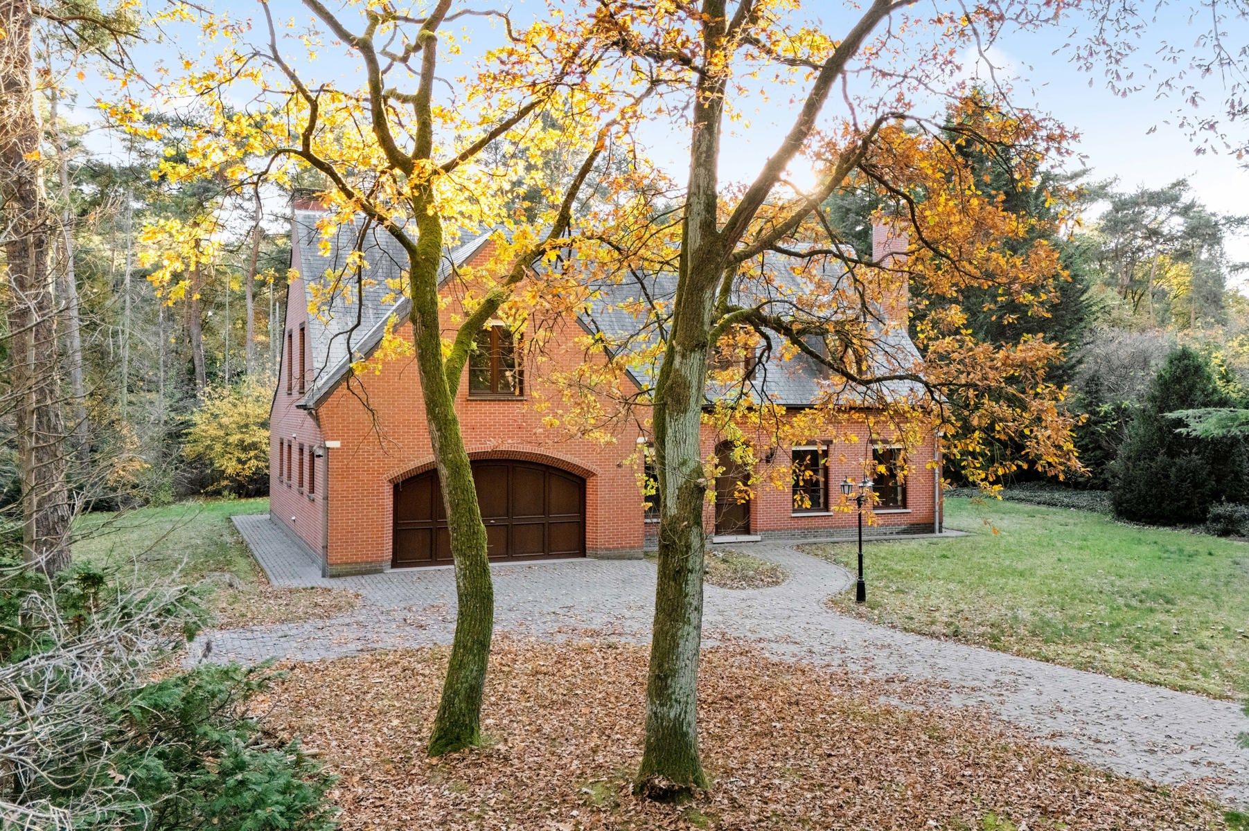 Tijdloze villa op 3.098 m2 te KEERBERGEN foto {{pictureIndex}}