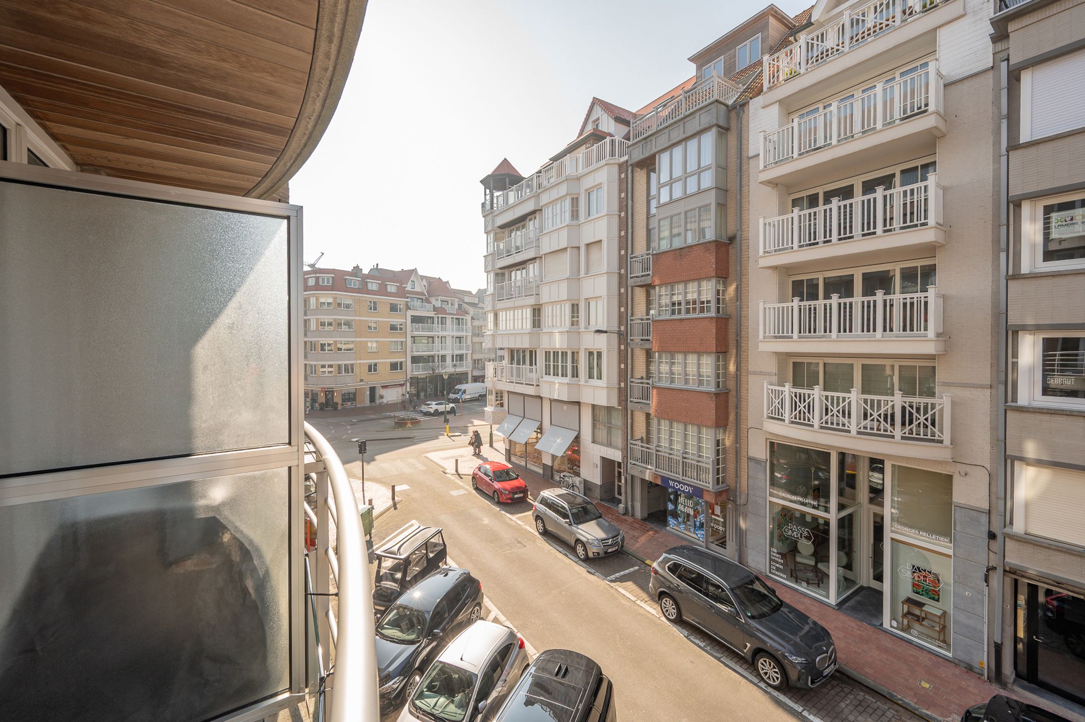 Stijlvol gerenoveerd appartement in het hart van het Zoute.. foto 5