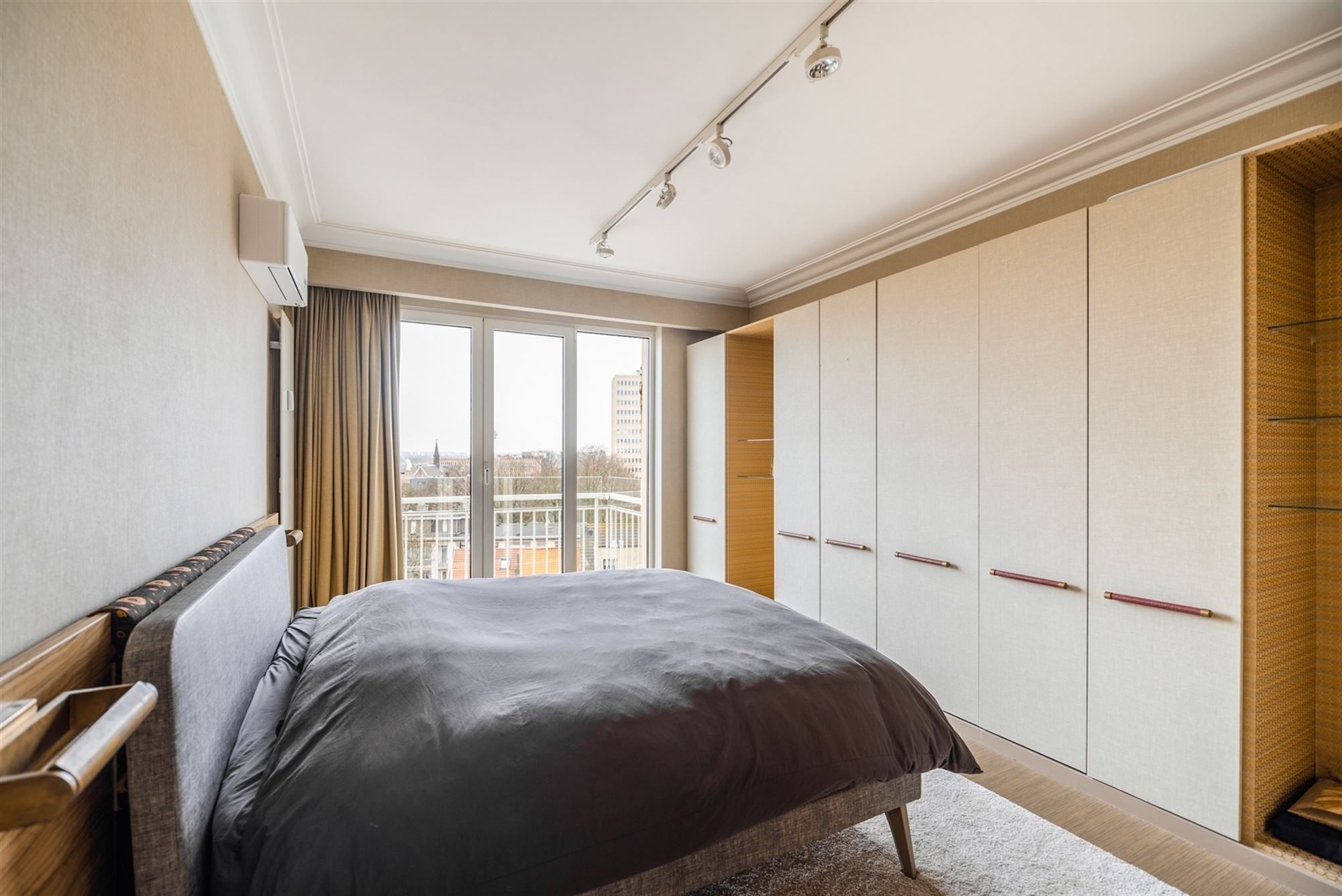 Penthouse met panoramisch terras nabij het Harmoniepark foto 18