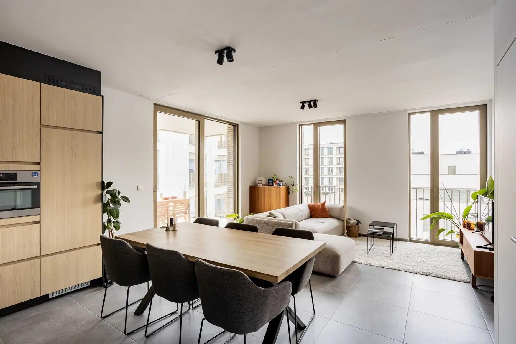 Strak appartement met terras vlakbij Gent centrum foto {{pictureIndex}}