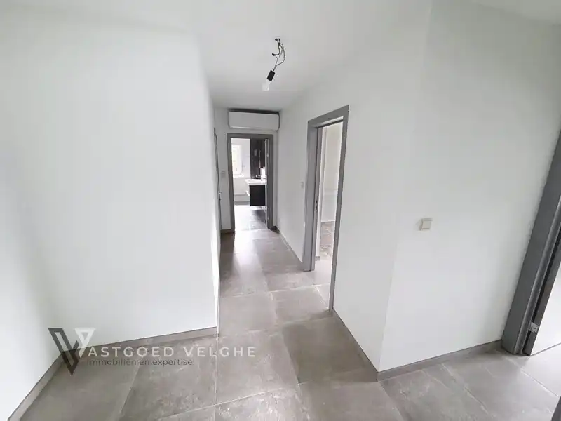 Centraal gelegen duplex appartement met 3 slaapkamers, 2 terrassen en private tuin ! foto 20