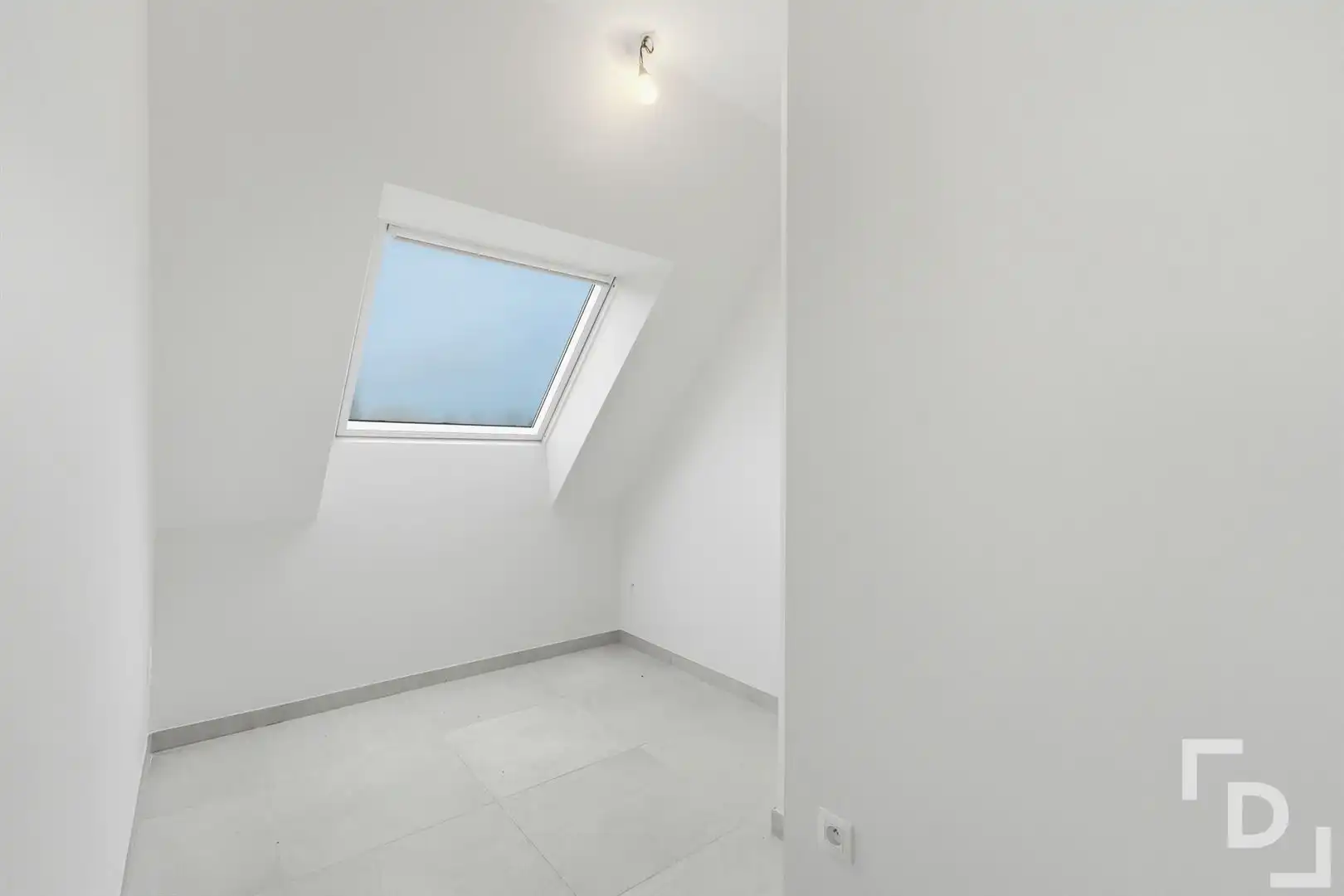 Nieuwbouwappartement met 2 terrassen en garage te koop in het hart van Proven. foto 8