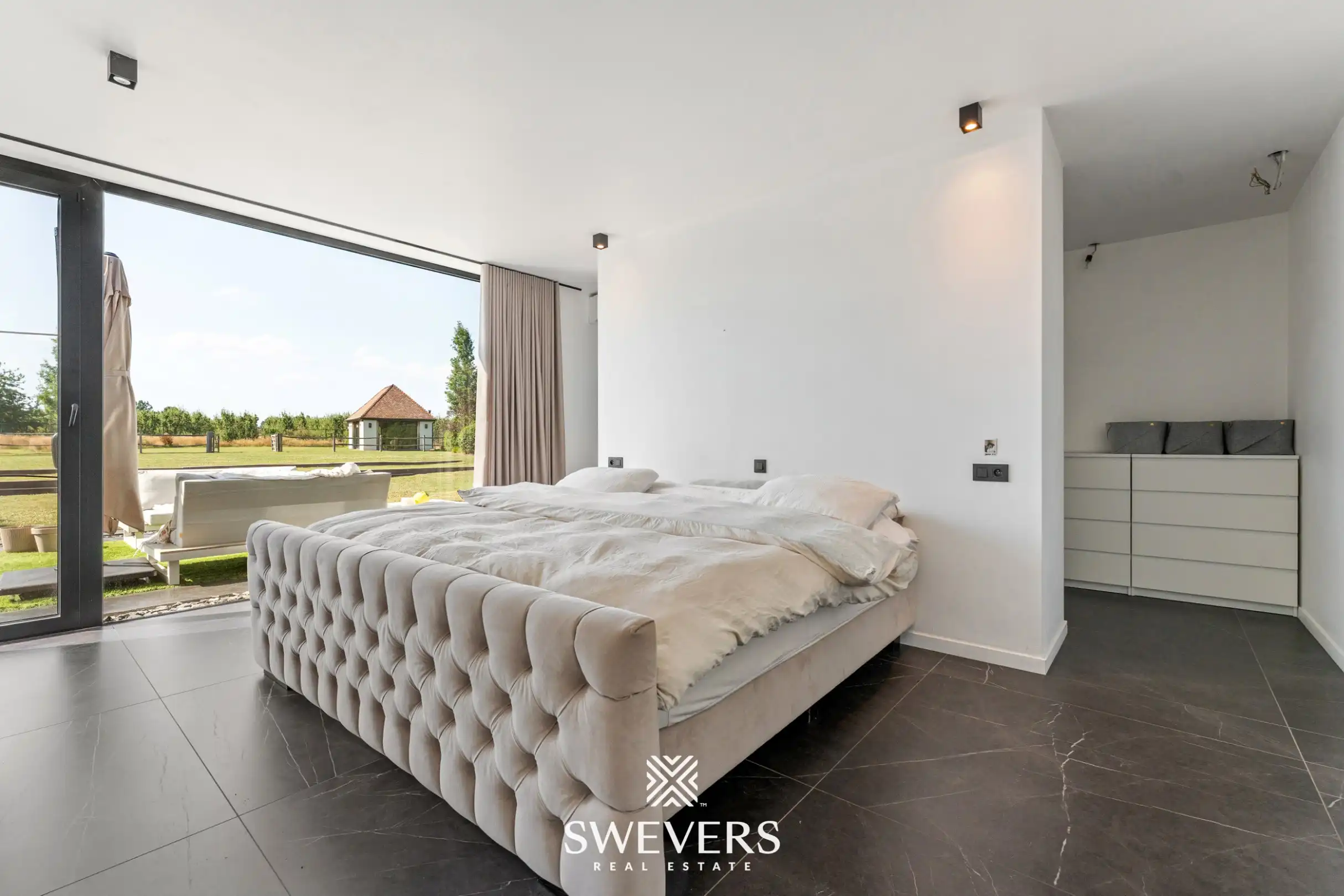Karaktervolle villa met luxueuze afwerking en zicht op groen te Sint-Truiden foto 17