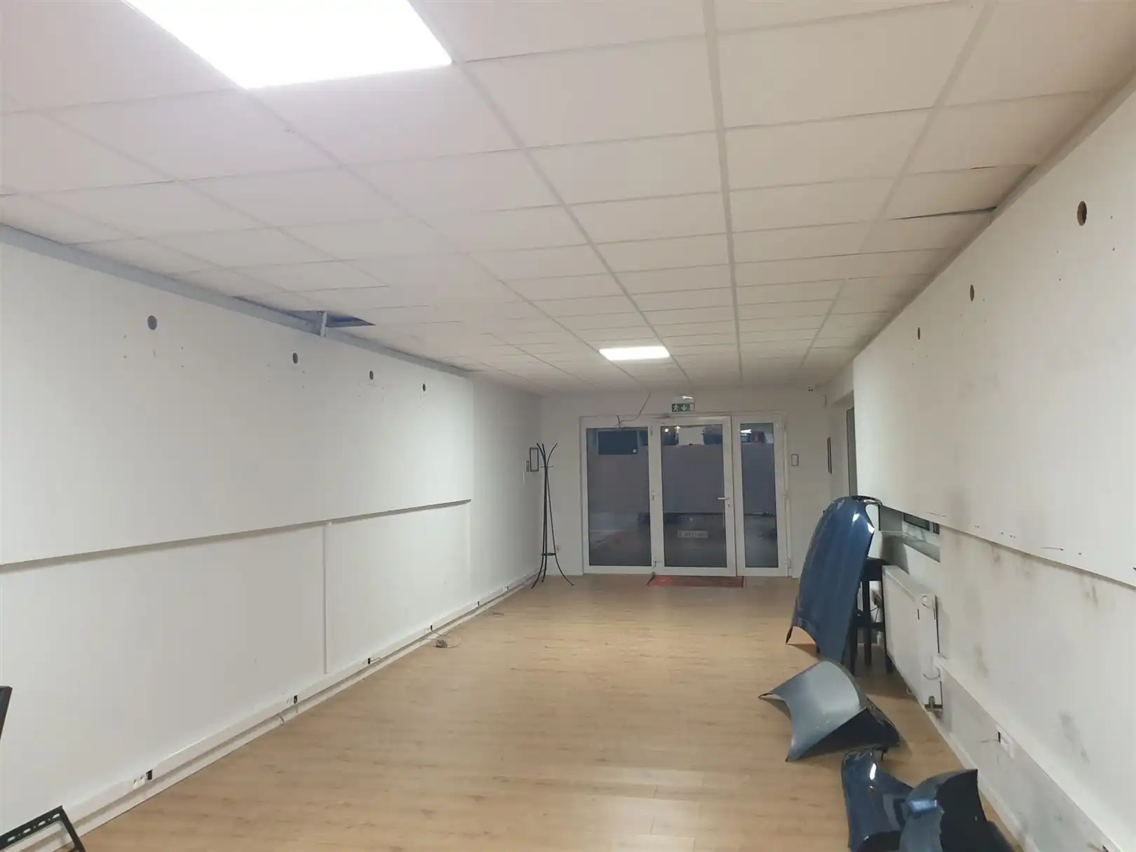 TE HUUR: handelspand van 114m² te Zolder! foto 5