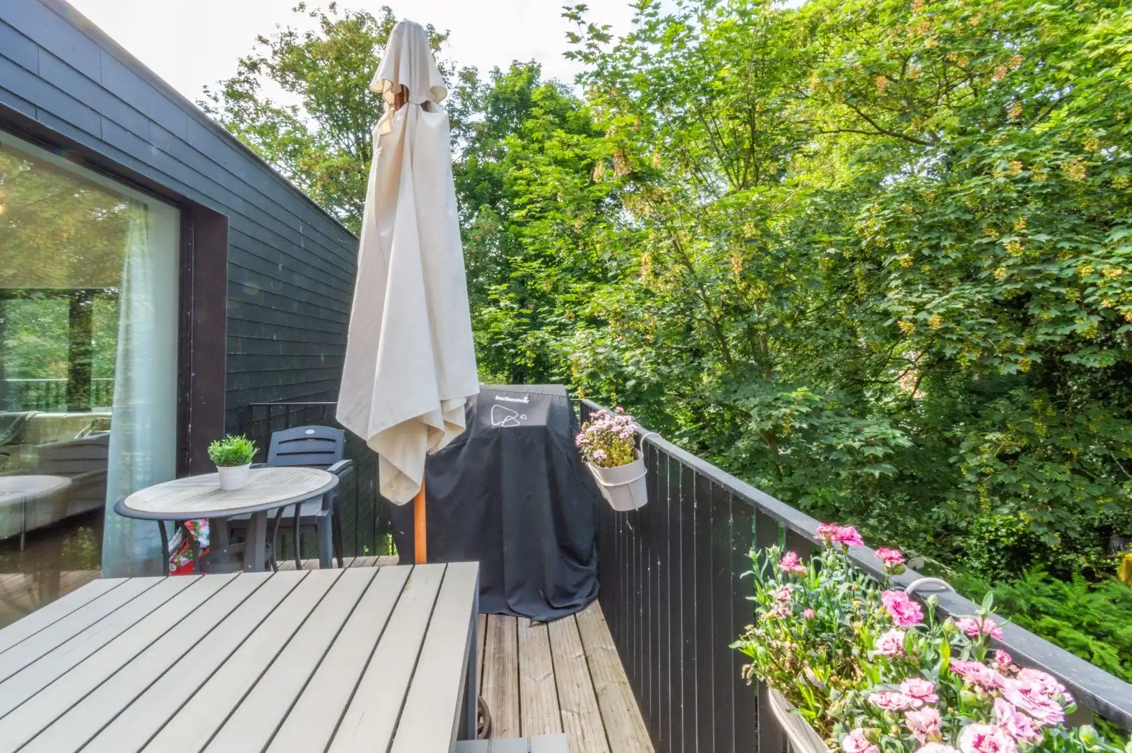 Een duplex-appartement / volledig huis vernieuwd! foto 7